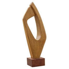 Scultura astratta in quercia e teak dell'artista svedese Sven Olsson