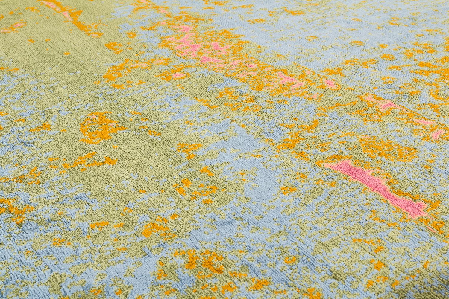 Abstract Organic Contemporary Silk and Wool Area Rug Suzu Fin by Joseph Carini For Sale 1