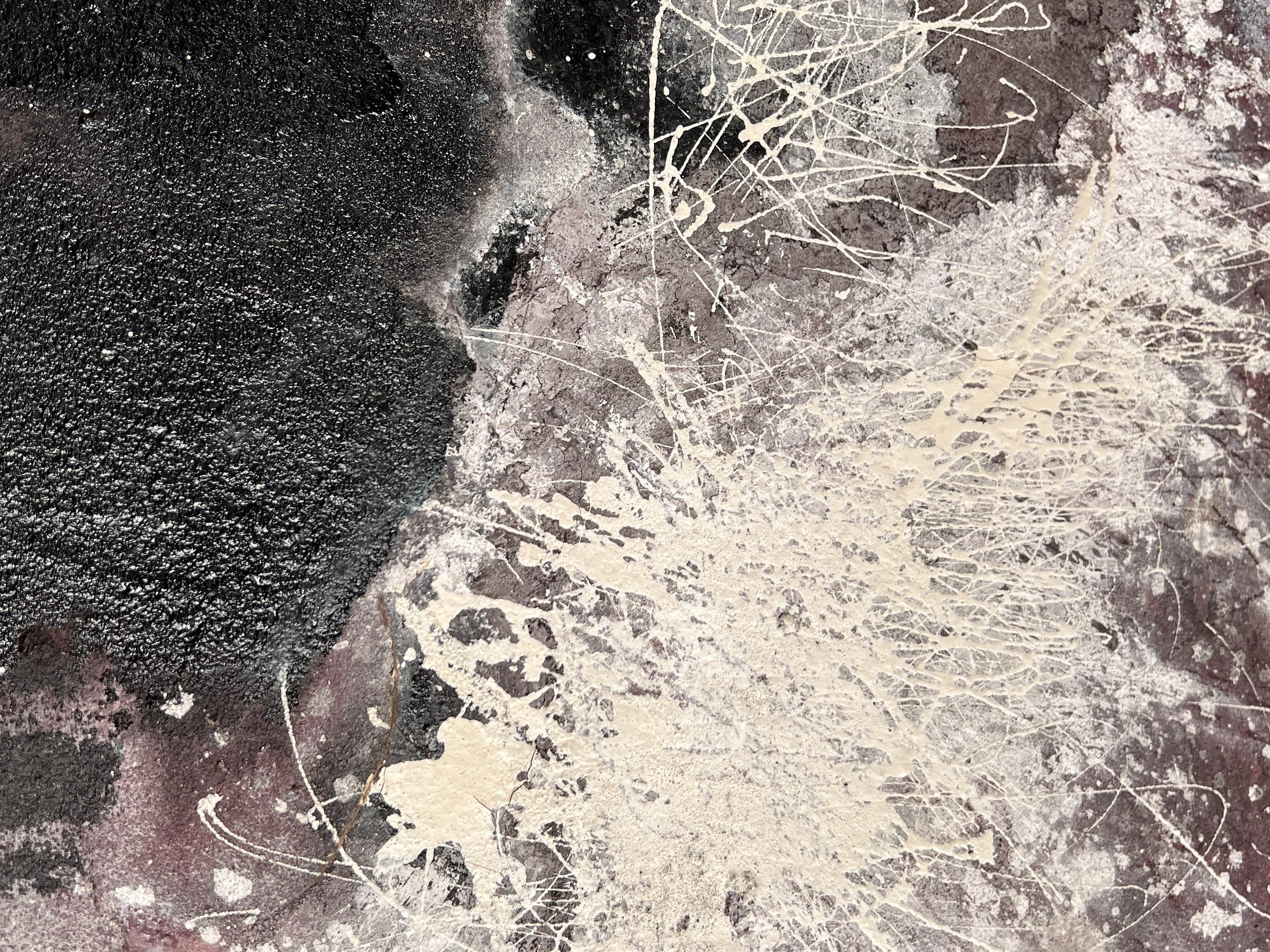 El cuadro *Zee* de Yvonne Kracht de 1964 marca su transición del expresionismo abstracto a la abstracción geométrica. La composición presenta tonos texturizados de marrón oscuro, negro y beige apagado, dispuestos en formas geométricas precisas que