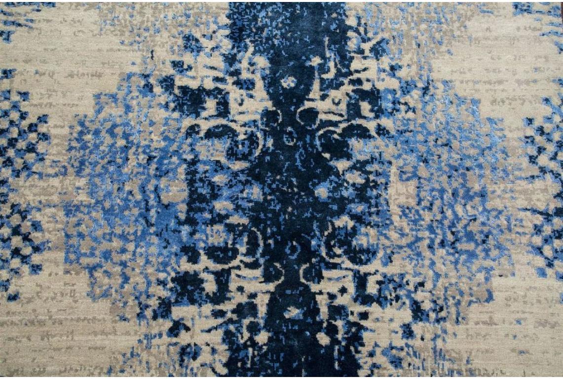 Indian Abstract Overture Ivory & Navy Blue 195X295 cm Handknotted Rug For Sale