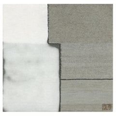 Tappeto astratto "Verdant Offset" nei toni del salvia, di Doris Leslie Blau