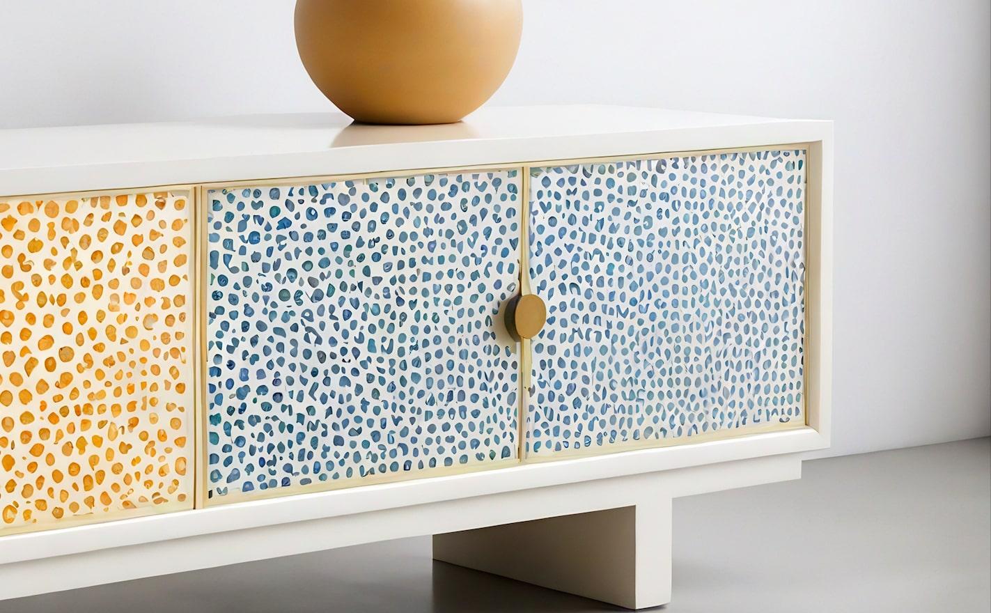 Indiano Console multimediale astratta pastello Dot Dot Dot in vendita
