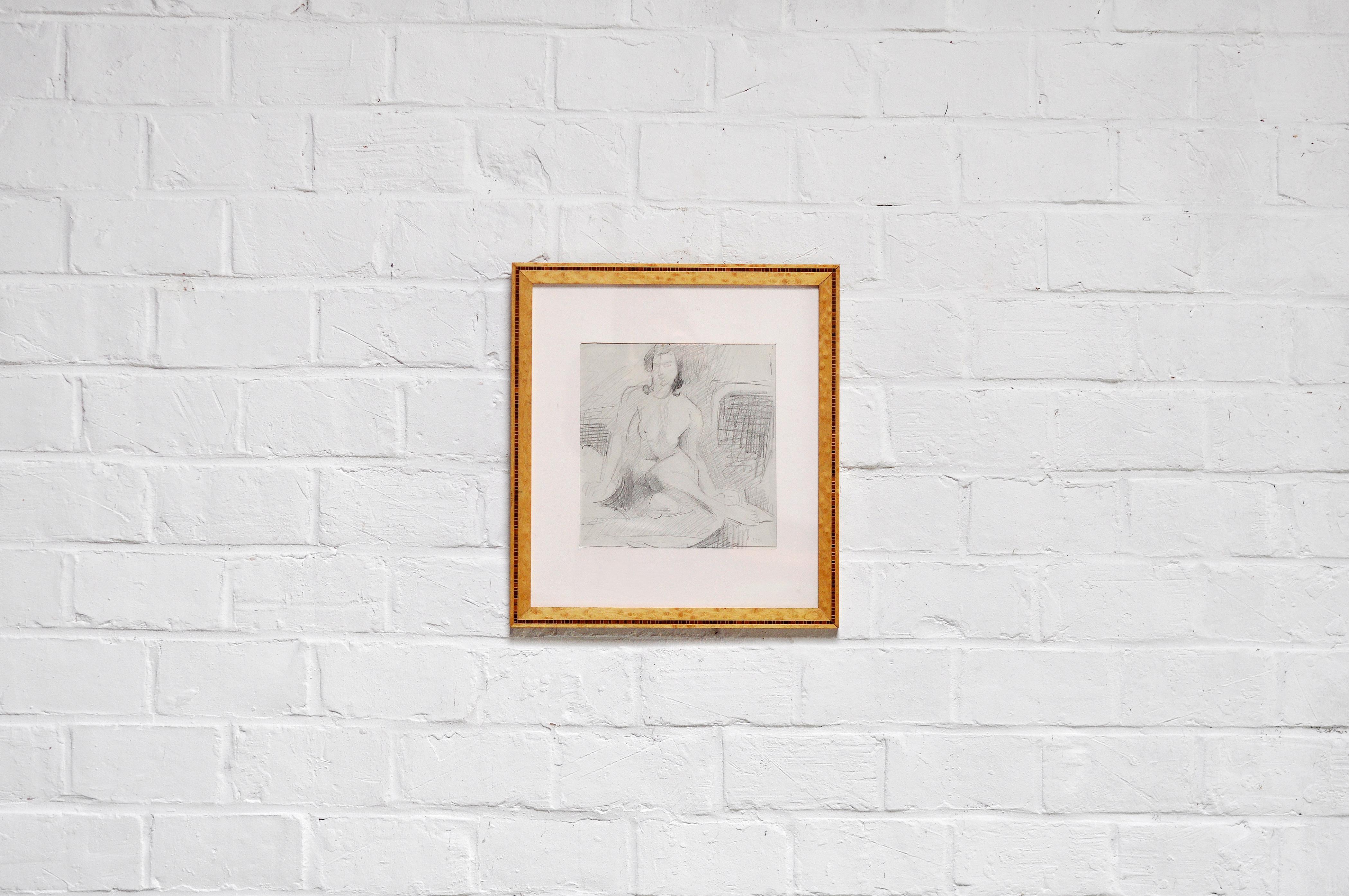 DETAILS
Bleistiftzeichnung des französischen Künstlers André Lhote (1885 - 1962). Sitzende nackte Frau, gezeichnet im Atelier von Lhote, um 1920. Dieses Werk ist hinter Glas gerahmt und in der rechten unteren Ecke signiert.


ABMESSUNGEN
25 x 23 cm