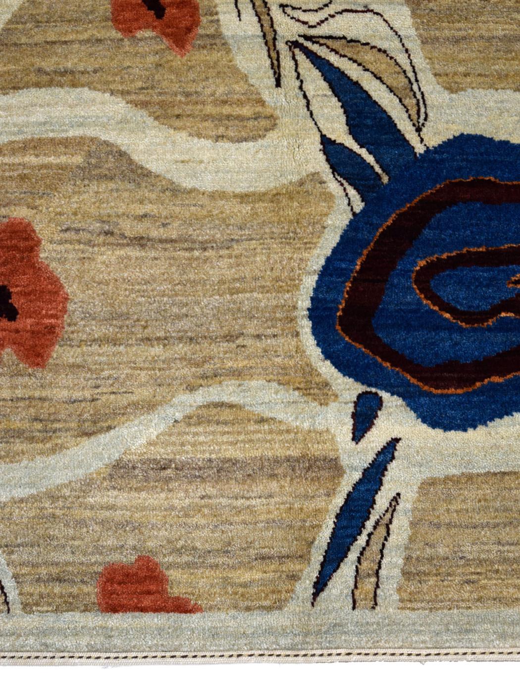 Persiano Tappeto persiano astratto con curve ispirate all'Art Nouveau in blu e crema, 4' x 6' in vendita