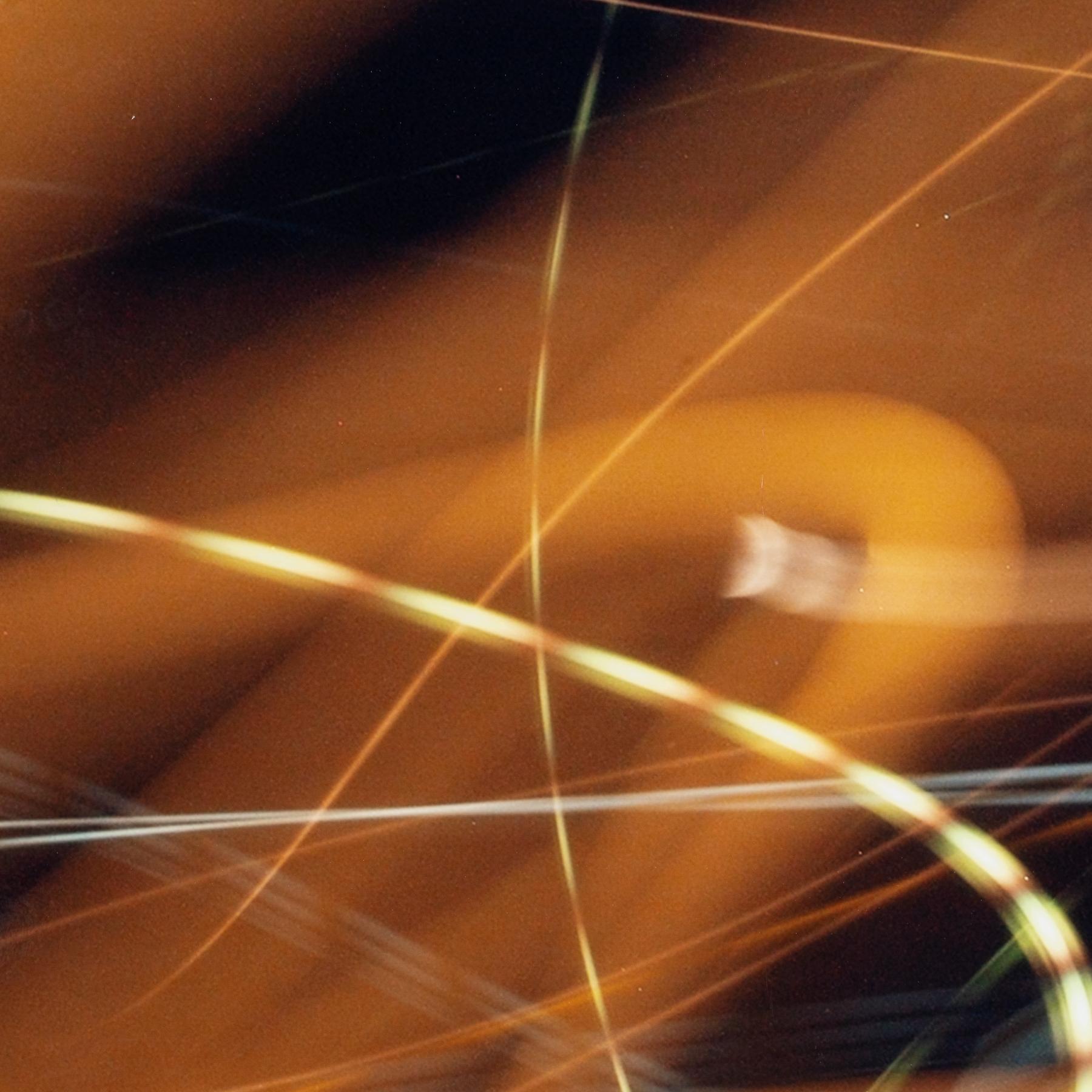 Photographie abstraite par Adrian - De la collection Nuits abstraites en vente 2