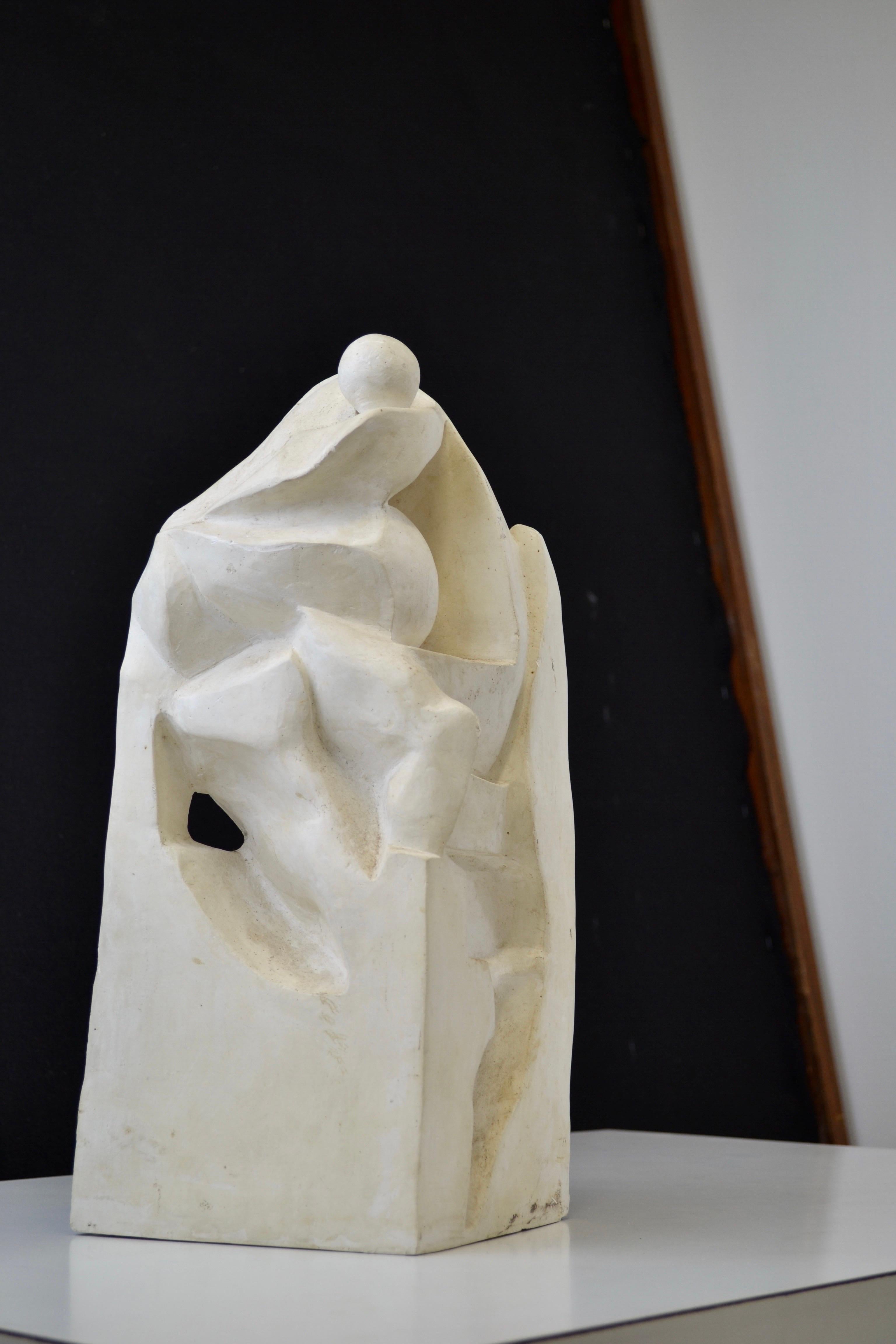 Abstract plaster sculpture from the 1950s with a French origin. For Sale 5