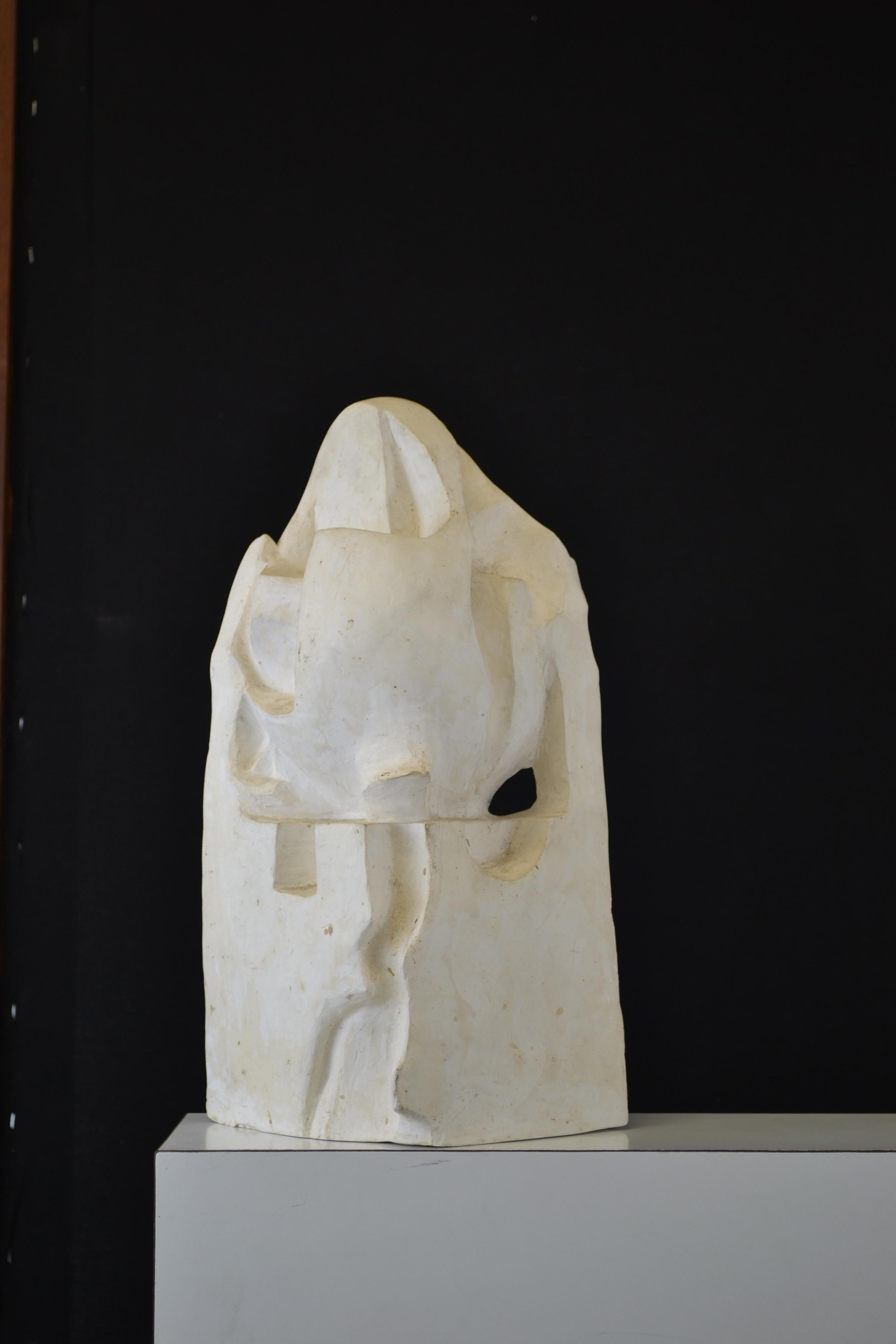 Abstract plaster sculpture from the 1950s with a French origin. For Sale 10