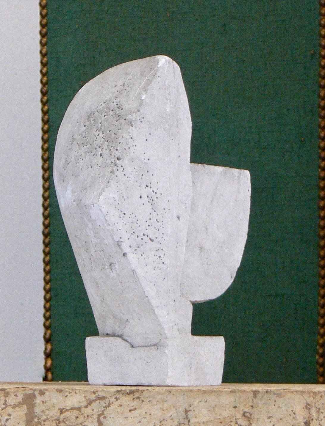 European Abstract plaster sculpture from the 1950s with a French origin. For Sale