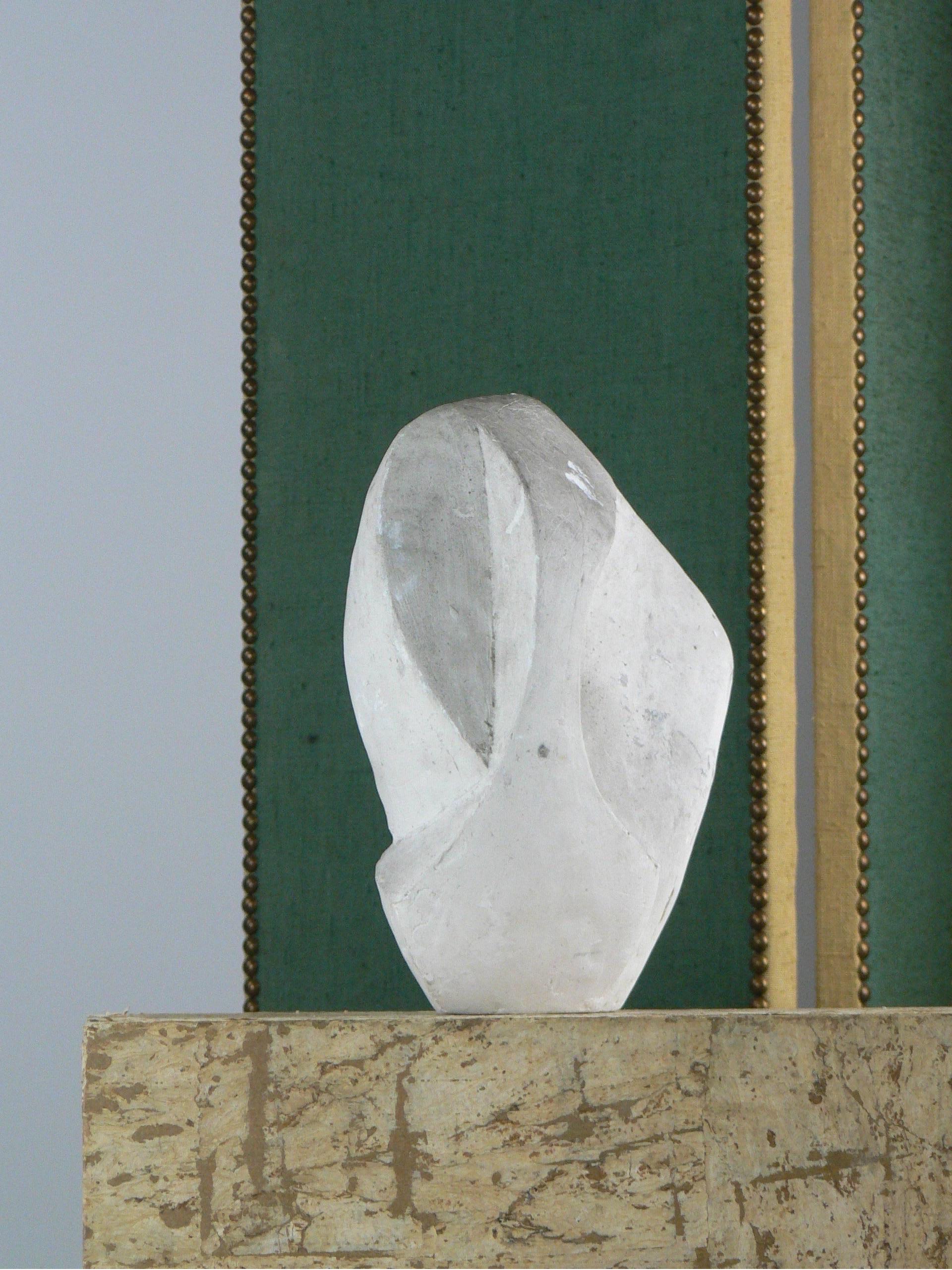 Sculpture abstraite en plâtre des années 1950 d'origine française. État moyen - En vente à SOTTEVILLE-LÈS-ROUEN, FR