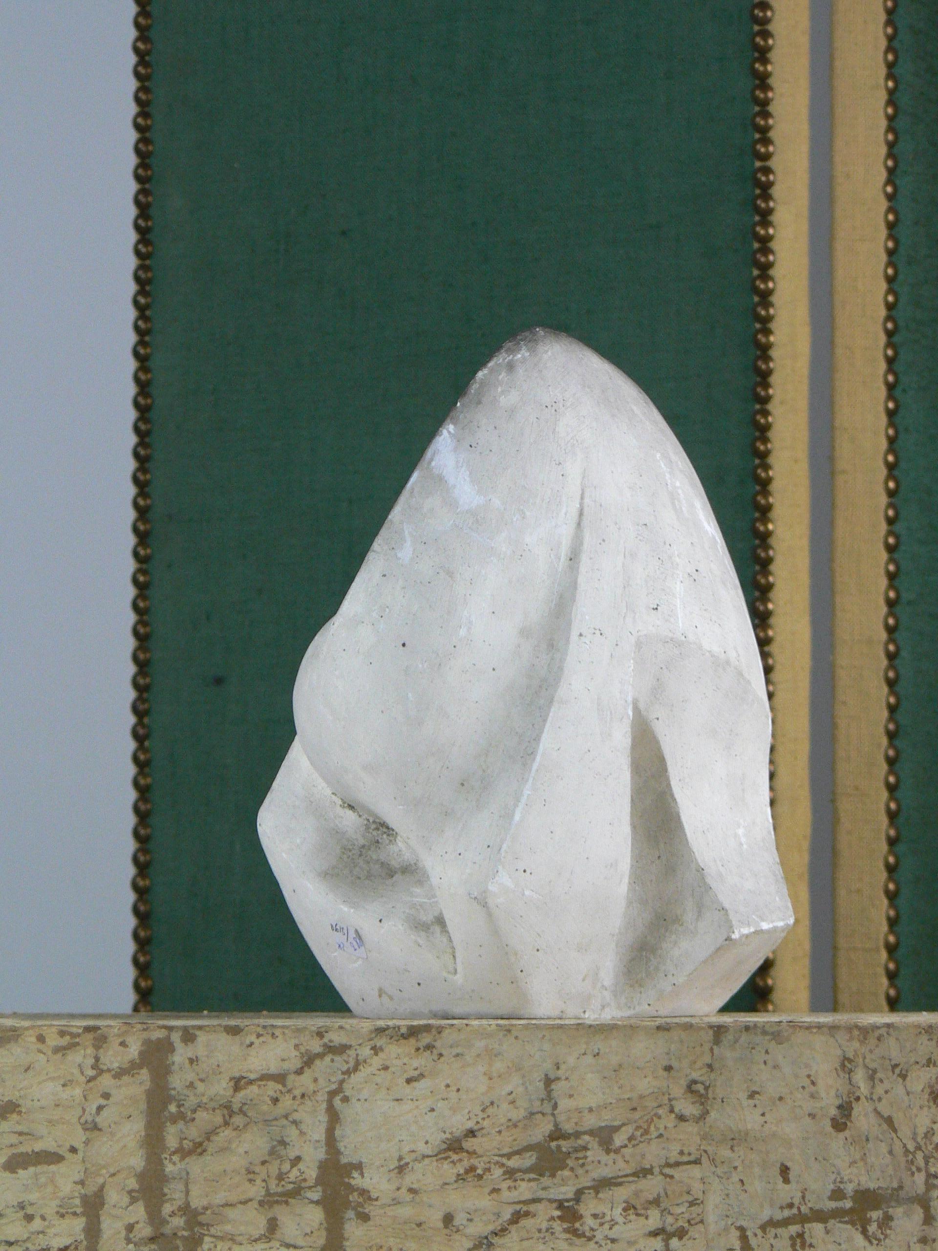 Mid-20th Century Abstract plaster sculpture from the 1950s with a French origin. For Sale