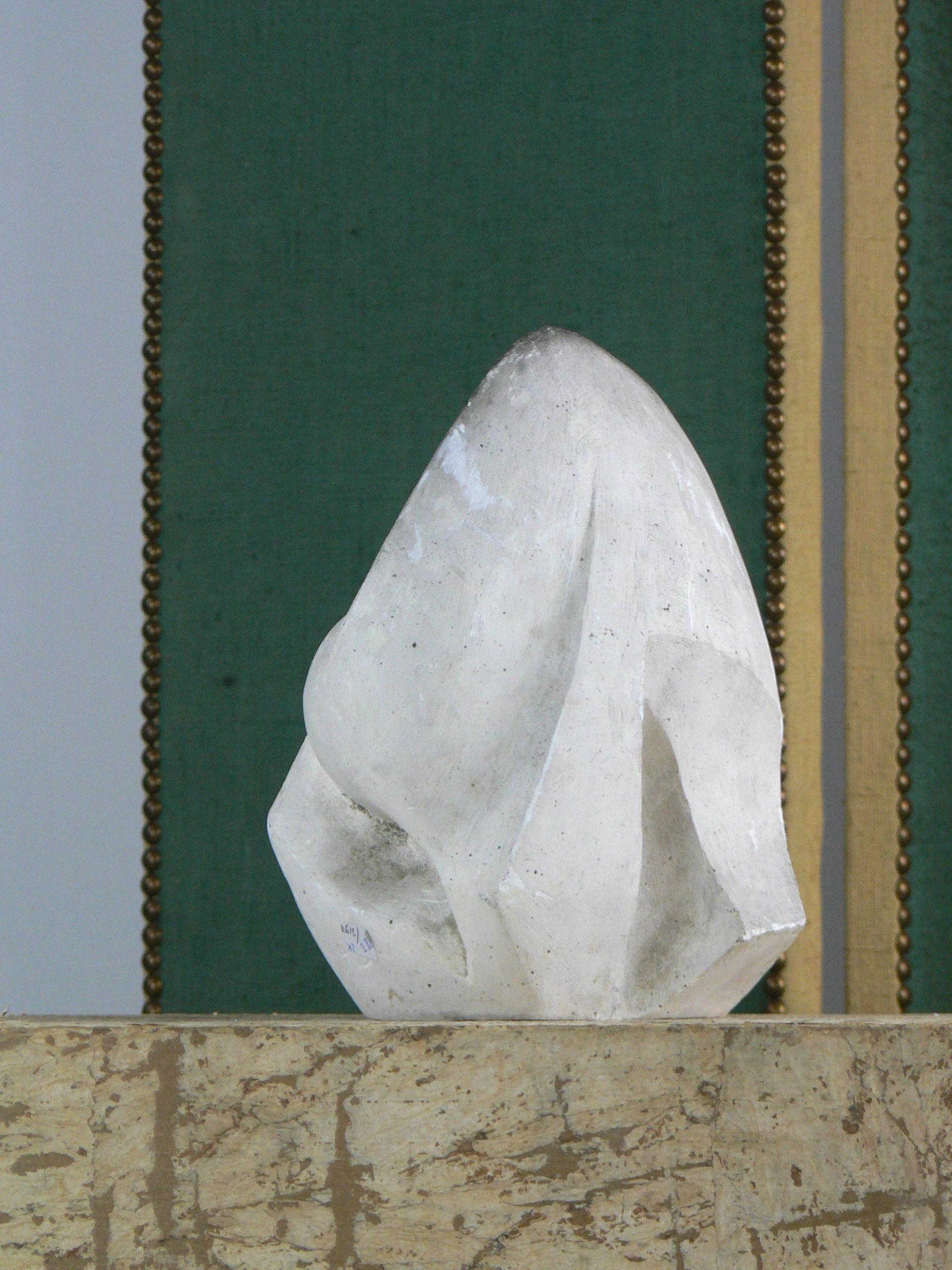 Plaster Abstract plaster sculpture from the 1950s with a French origin. For Sale