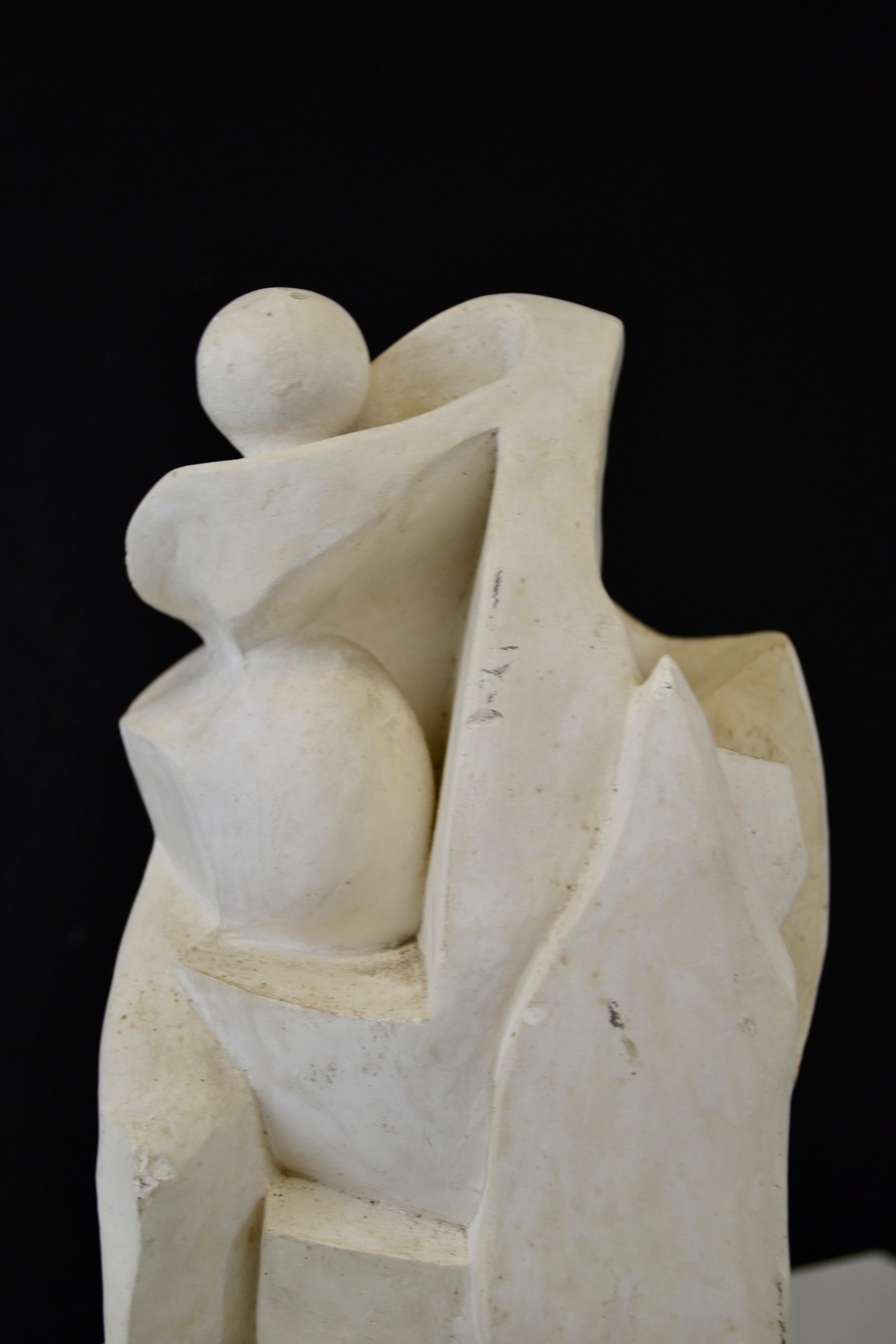 Abstract plaster sculpture from the 1950s with a French origin. For Sale 4