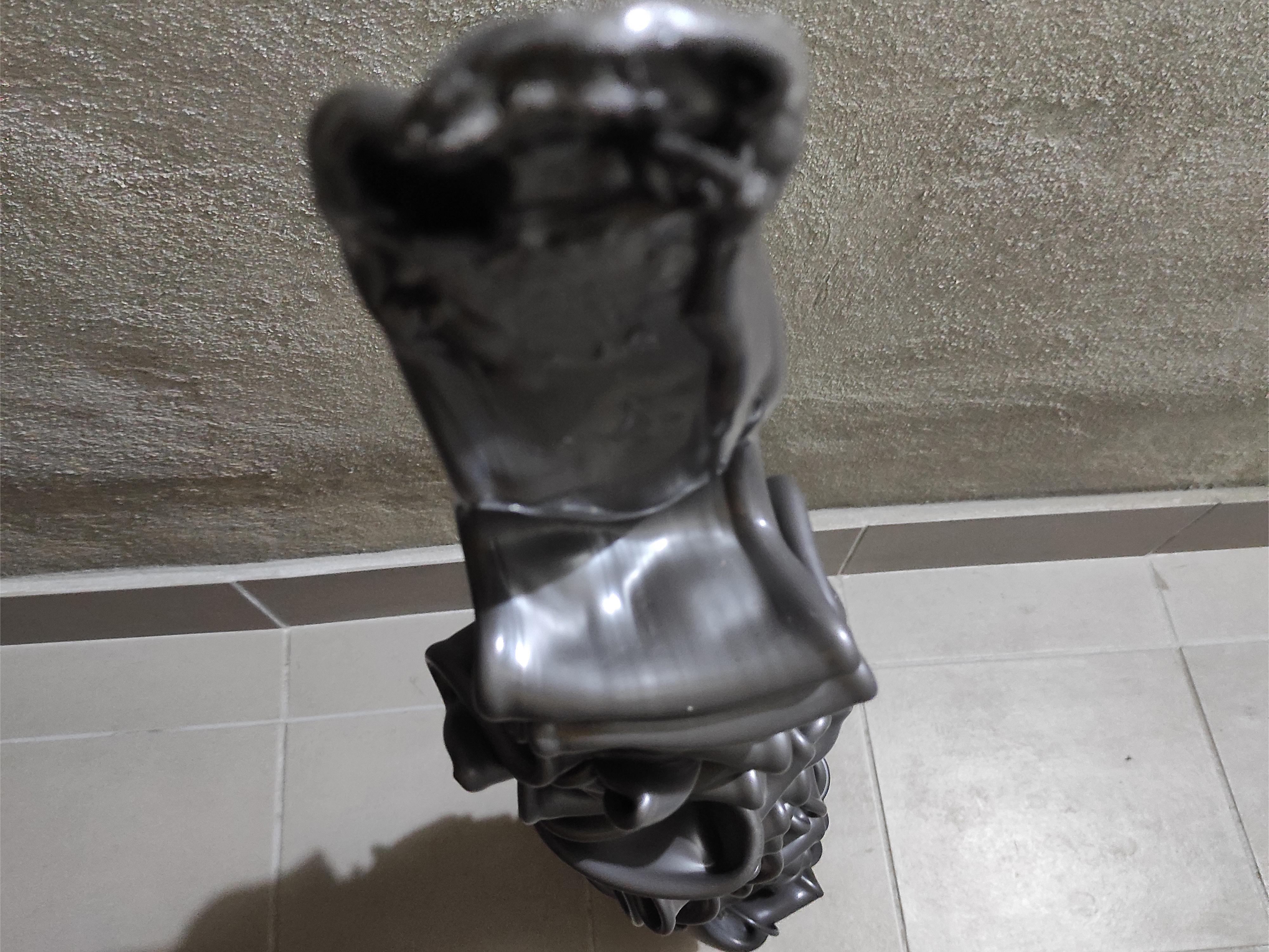 Plastica Abstract Plastic Black Snake Totem by Justfurnituress Available in vendita