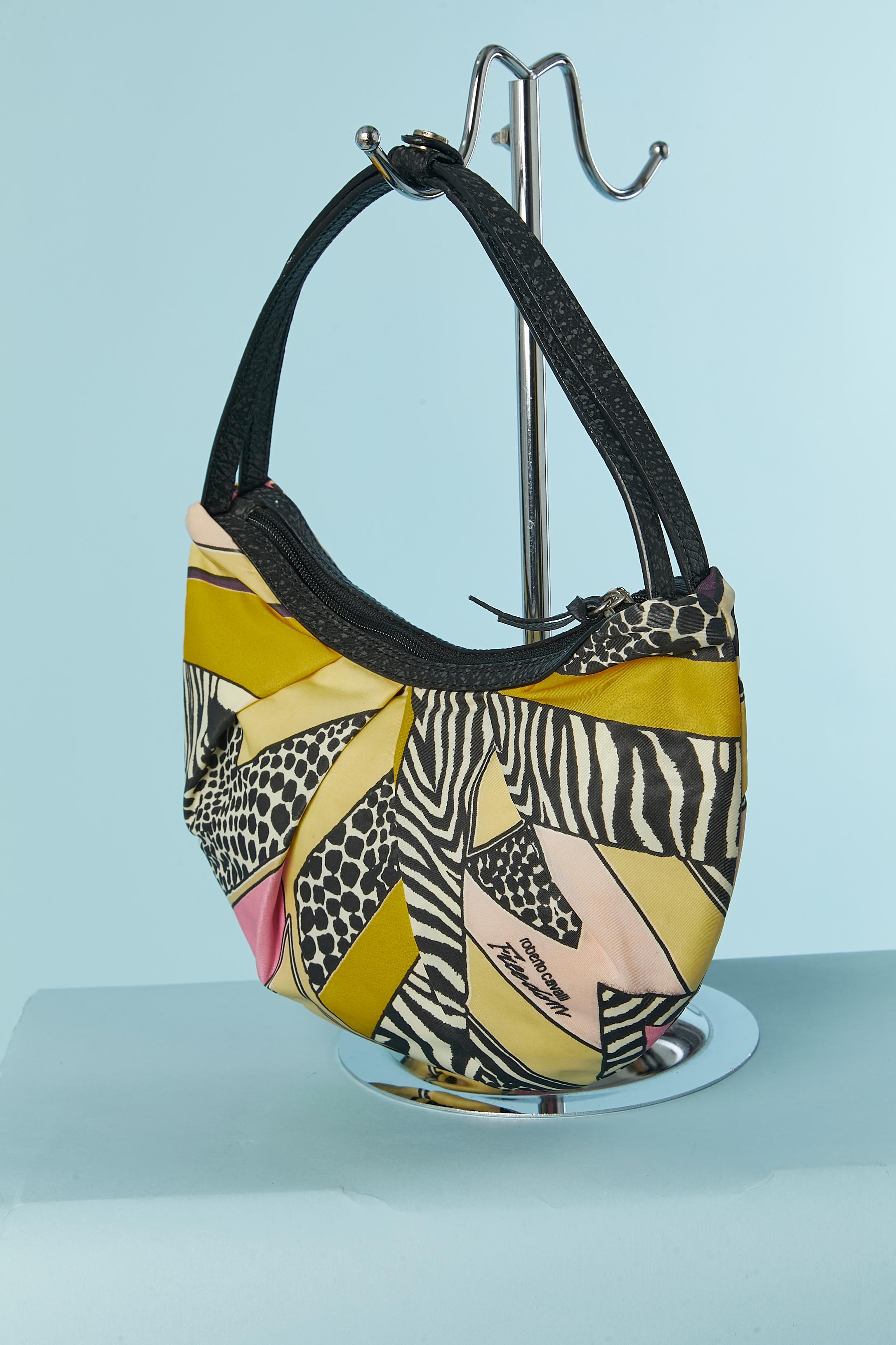 Abstract printed nylon bag with leather edge Roberto Cavalli Freedom In Excellent Condition For Sale In Saint-Ouen-Sur-Seine, FR