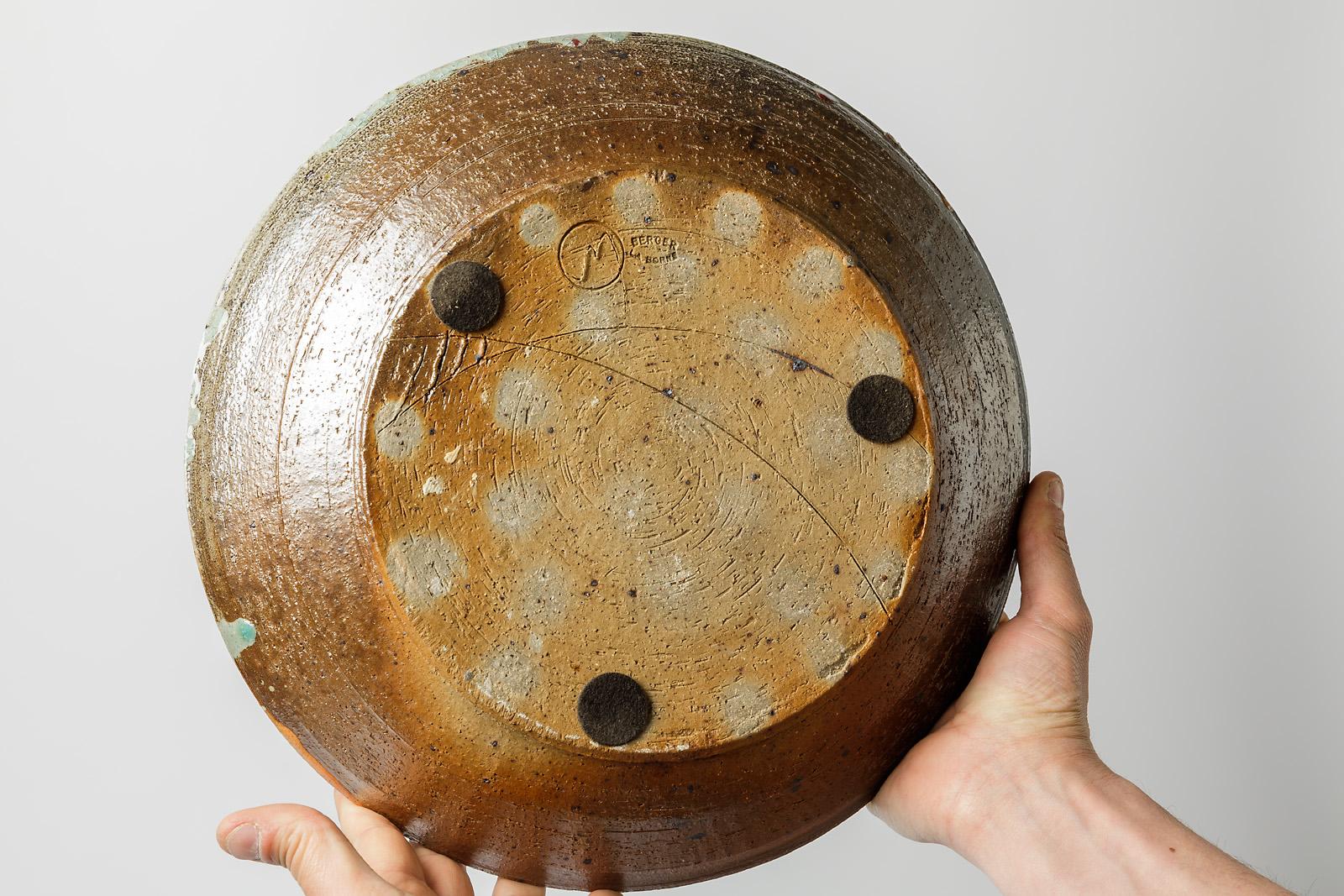 20ième siècle Assiette en céramique rouge, noire et brune abstraite en grès de Claire Berger 1980 en vente