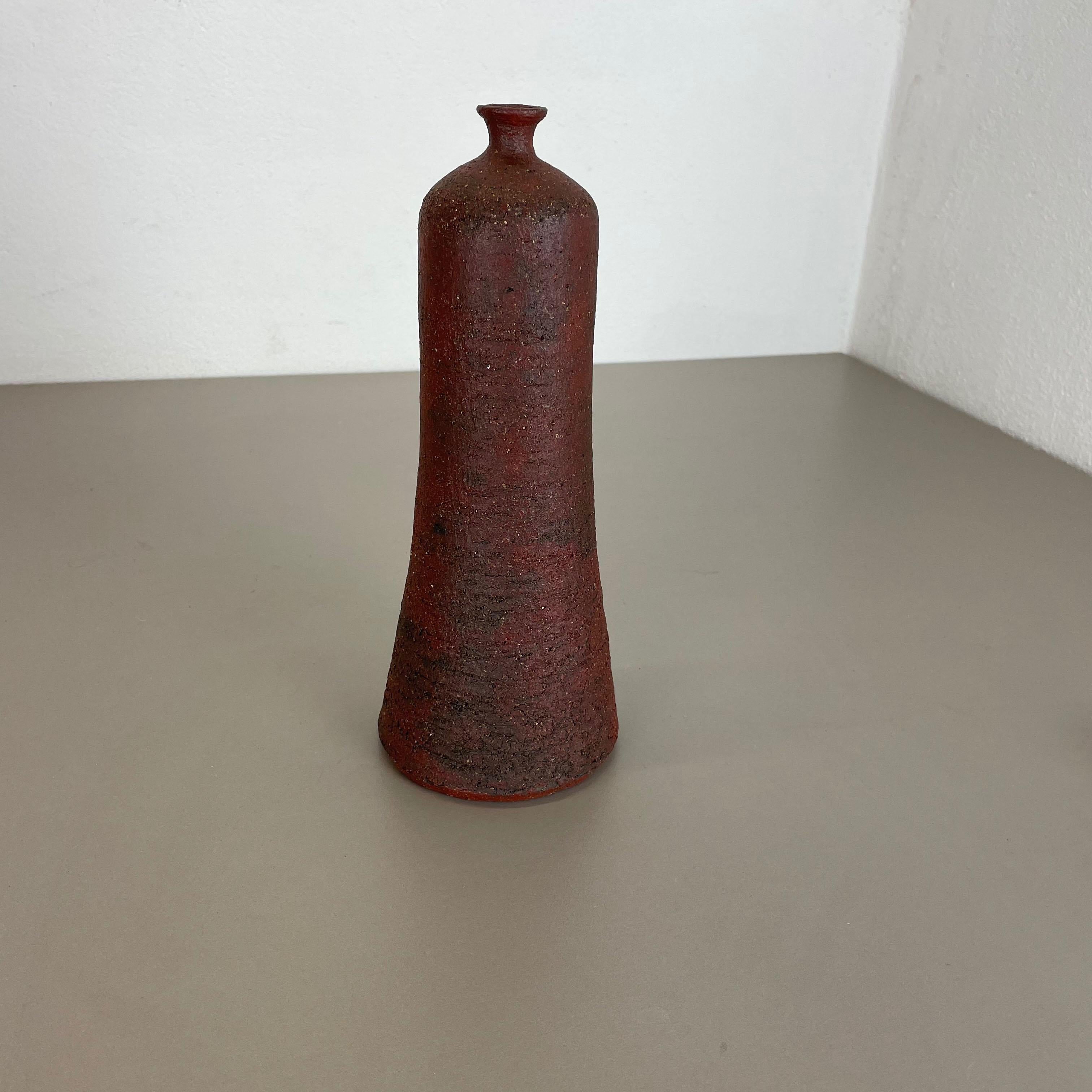 Abstract red Ceramic Studio Pottery Vase by Gerhard Liebenthron, Germany, 1970s In Good Condition For Sale In Kirchlengern, DE