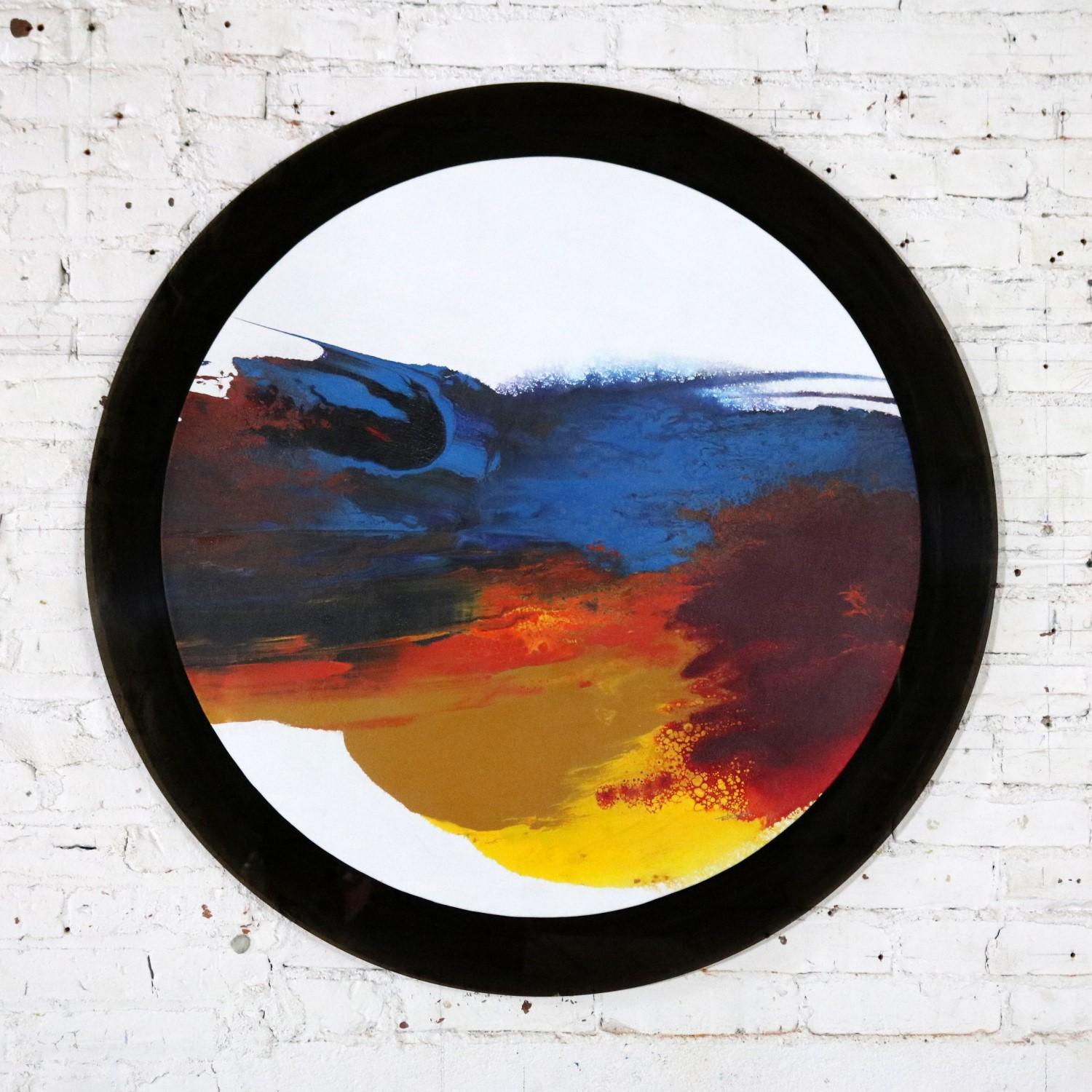 Un fantastico quadro astratto rotondo senza titolo firmato dall'artista Ted R. Lownik. Questo quadro è montato su un plexiglass grigio fumo rotondo come cornice. Un pezzo meraviglioso e vibrante, in ottime condizioni, risalente agli anni '70-'80