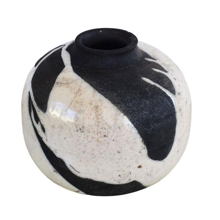 Abstract Round Black and White Marbled Studio Pottery Ceramic Vase Signed 1983 In Good Condition In Oklahoma City, OK
