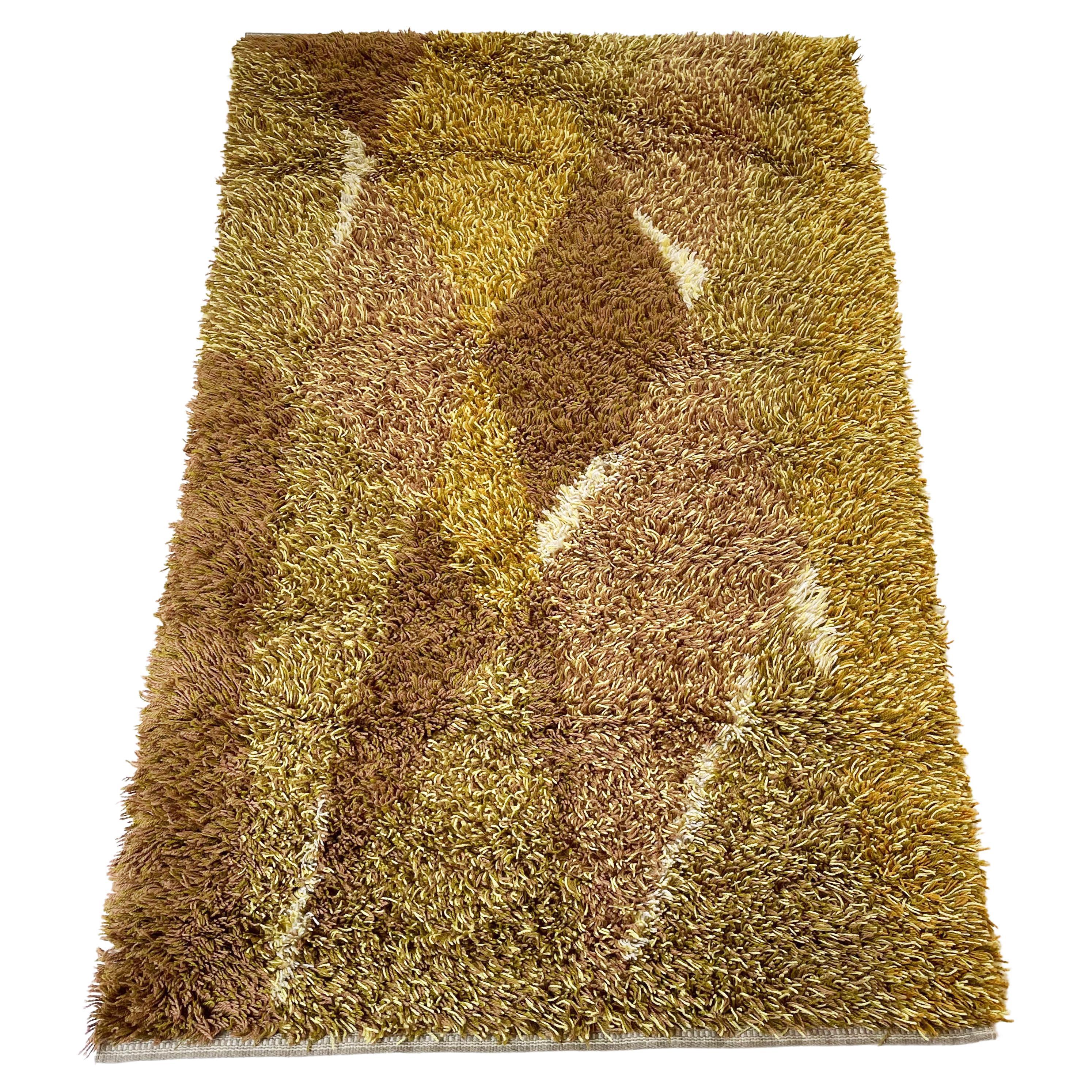 OpArt Round Rya Black and White Rug Wall Hanging Carpet, 1960s, Sweden