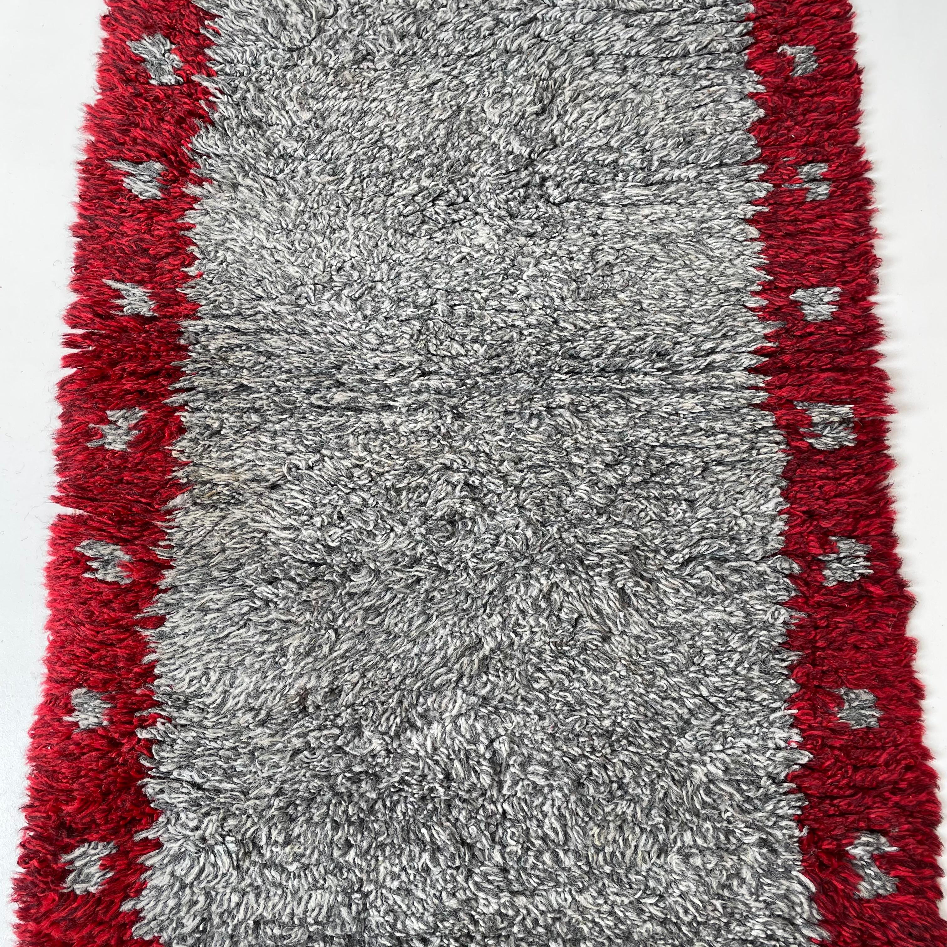 Abstract Scandinavian High Pile Abstract Rya Rug Carpet, Sweden, 1960s For Sale 4