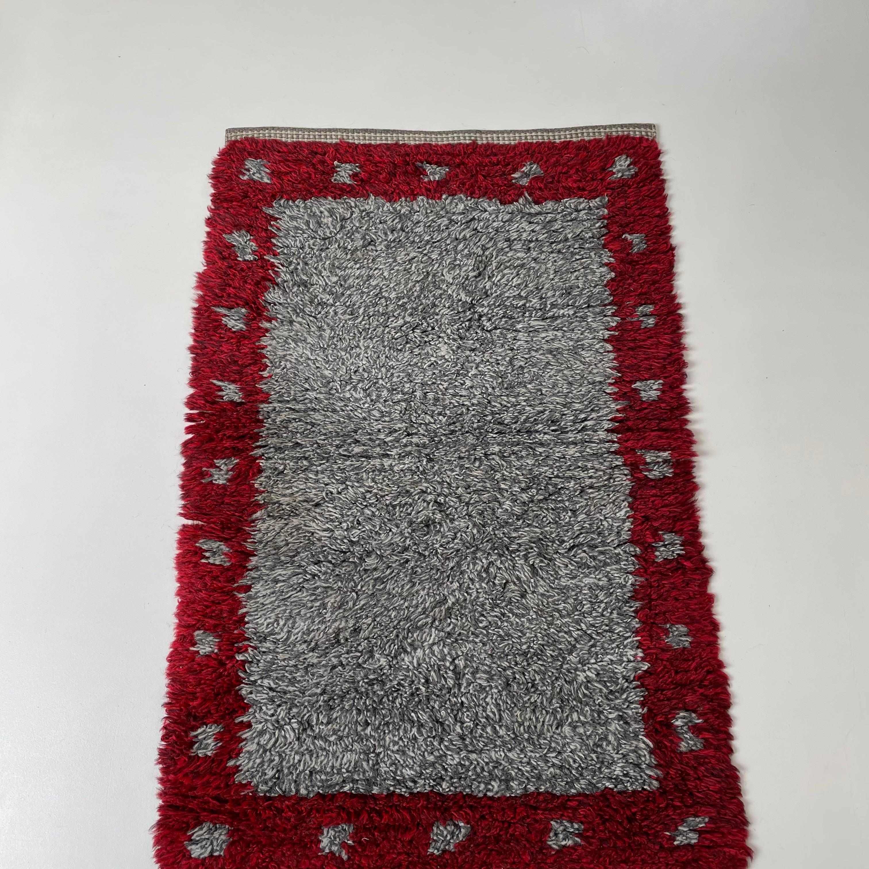 20ième siècle Tapis Rya scandinave abstrait à poils hauts, Suède, années 1960 en vente