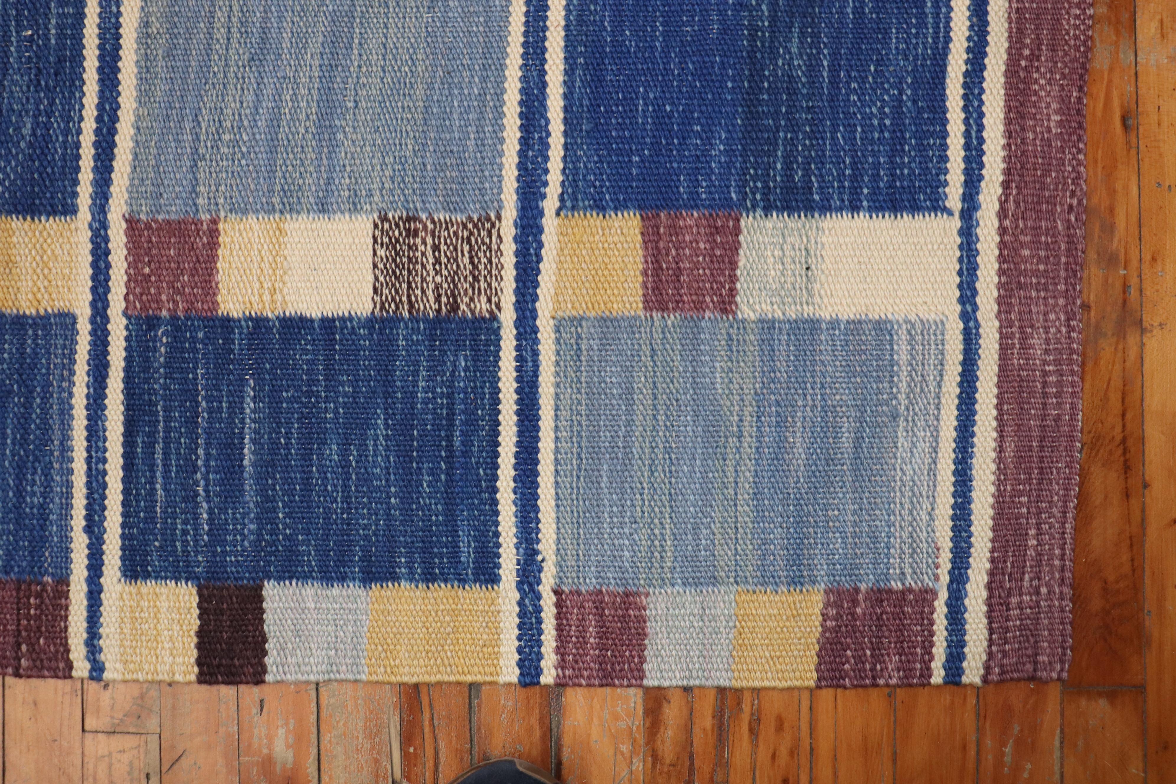 Zabihi Collection Abstract Scandinavian Kilim In Good Condition For Sale In New York, NY