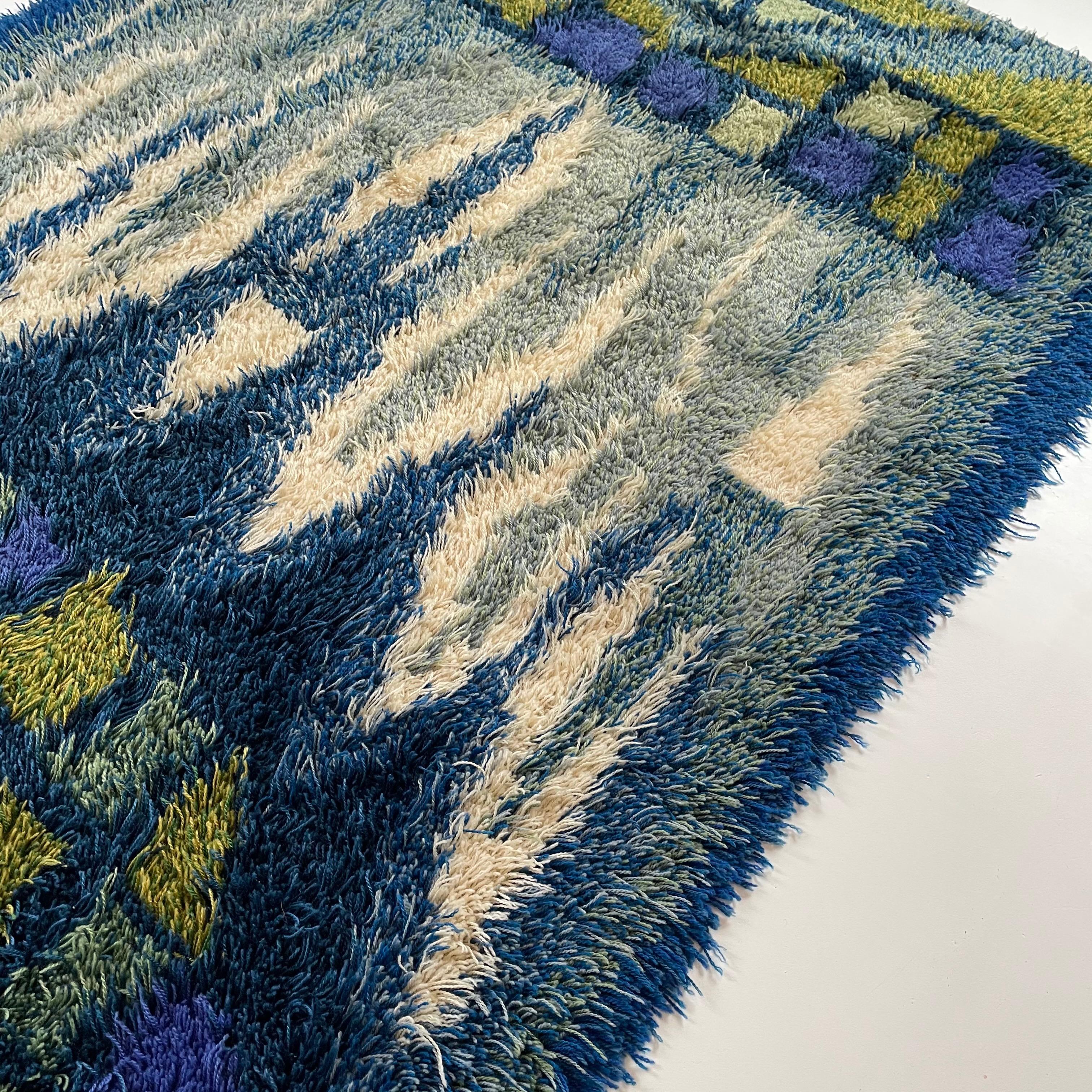 Abstrakter skandinavischer mehrfarbiger Rya-Teppich mit hohem Flor, Schweden, 1960er Jahre im Zustand „Gut“ im Angebot in Kirchlengern, DE
