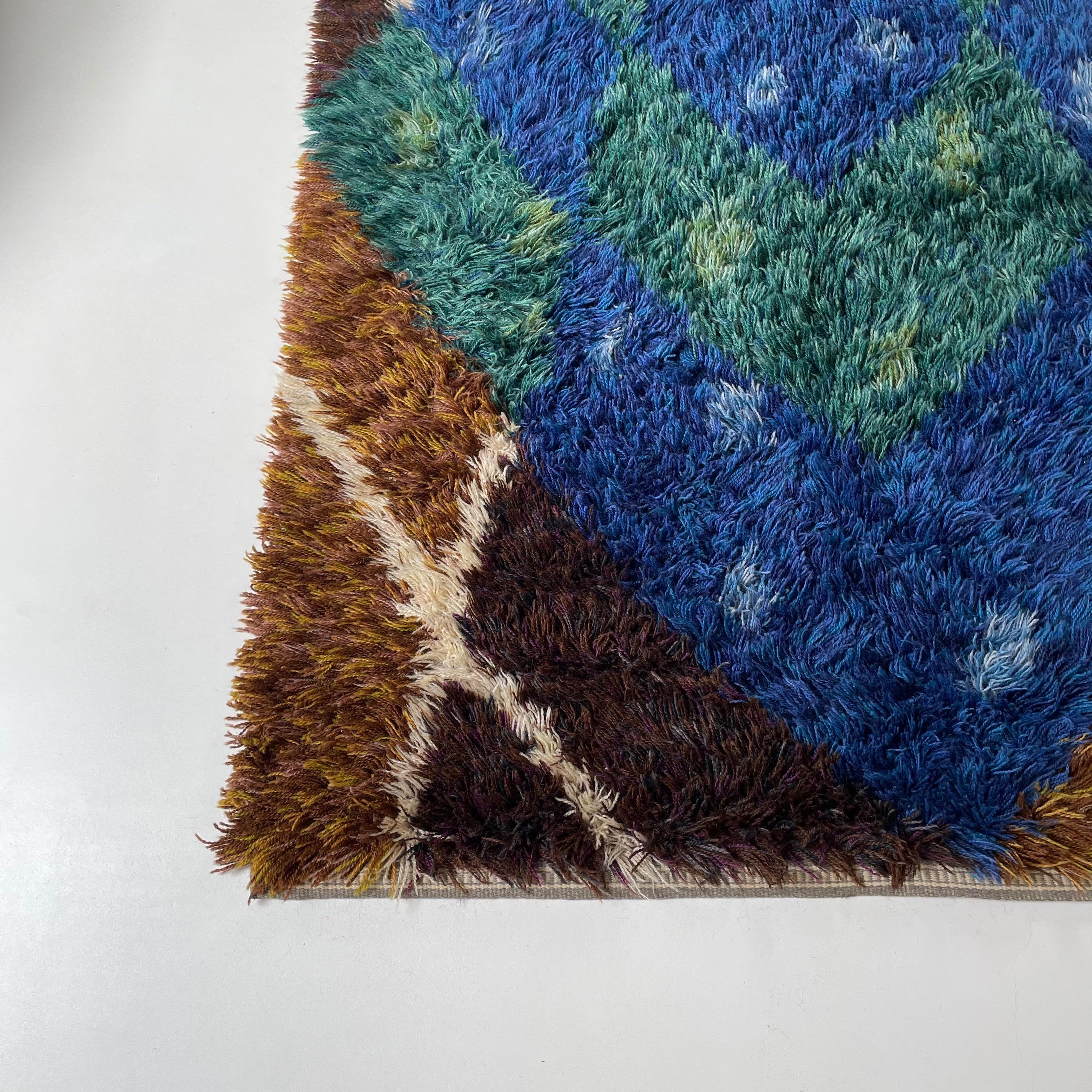Abstract Scandinavian Multicolor High Pile Rya Rug Carpet, Sweden, 1960s In Good Condition For Sale In Kirchlengern, DE