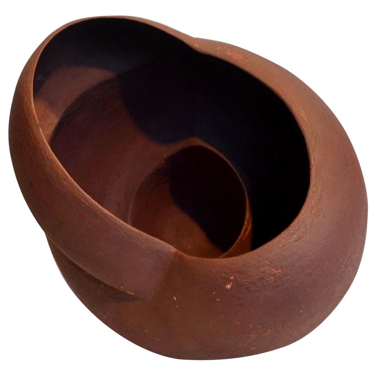 Escultura abstracta de cerámica esculpida de G. Jones Hecho a mano en venta
