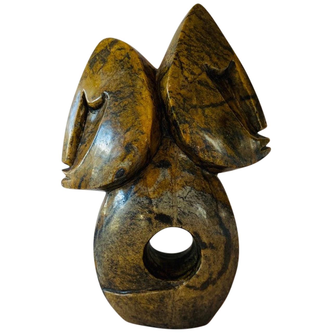 Escultura abstracta en serpentina de Tafadzwa Tandi, de Mrewa, Zimbabue