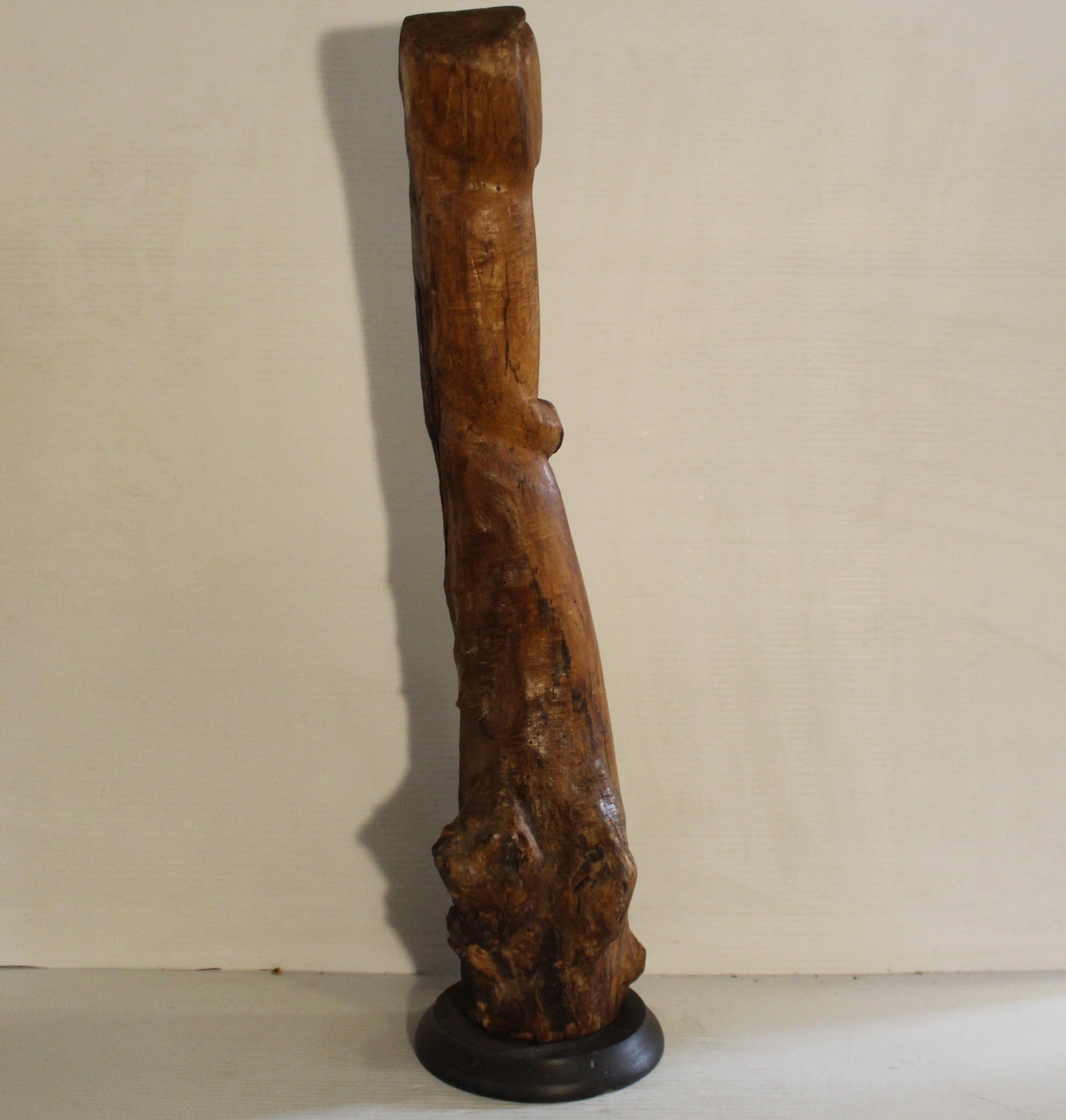 Legno Scultura astratta di figura in Wood in vendita