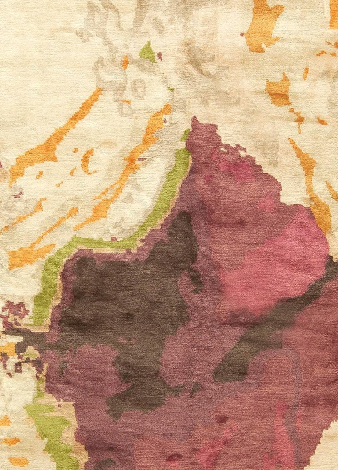 Tappeto astratto in seta del Madagascar di Eskayel per Doris Leslie Blau.
Dimensioni: 12'0