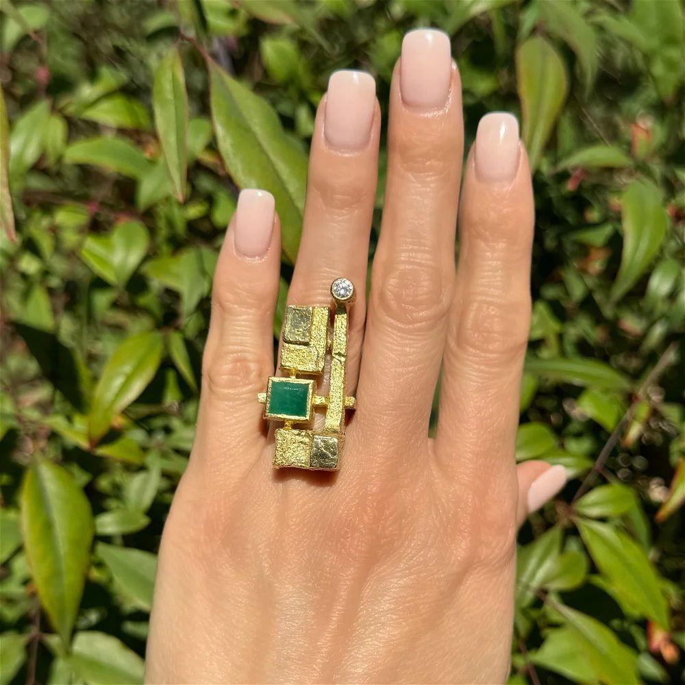 Modern  Abstract Statement 4 Carat Emerald and RBC Diamond Art Leighton Gold Ring For Sale