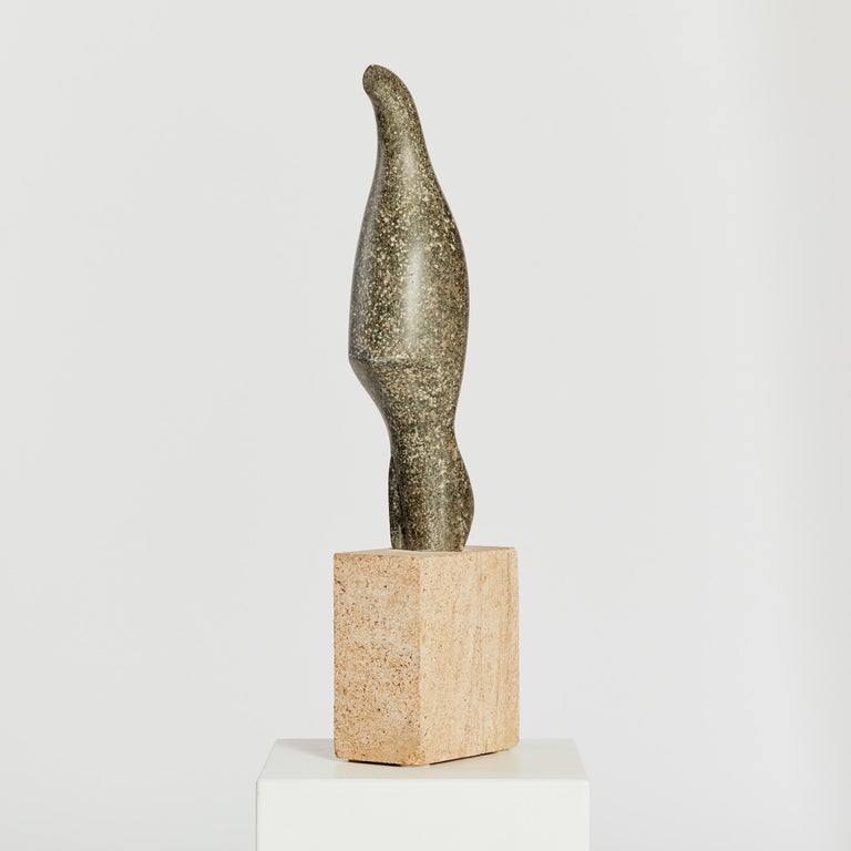 Abstract Stone Bird Sculpture on Sandstone Plinth In Good Condition For Sale In London, GB