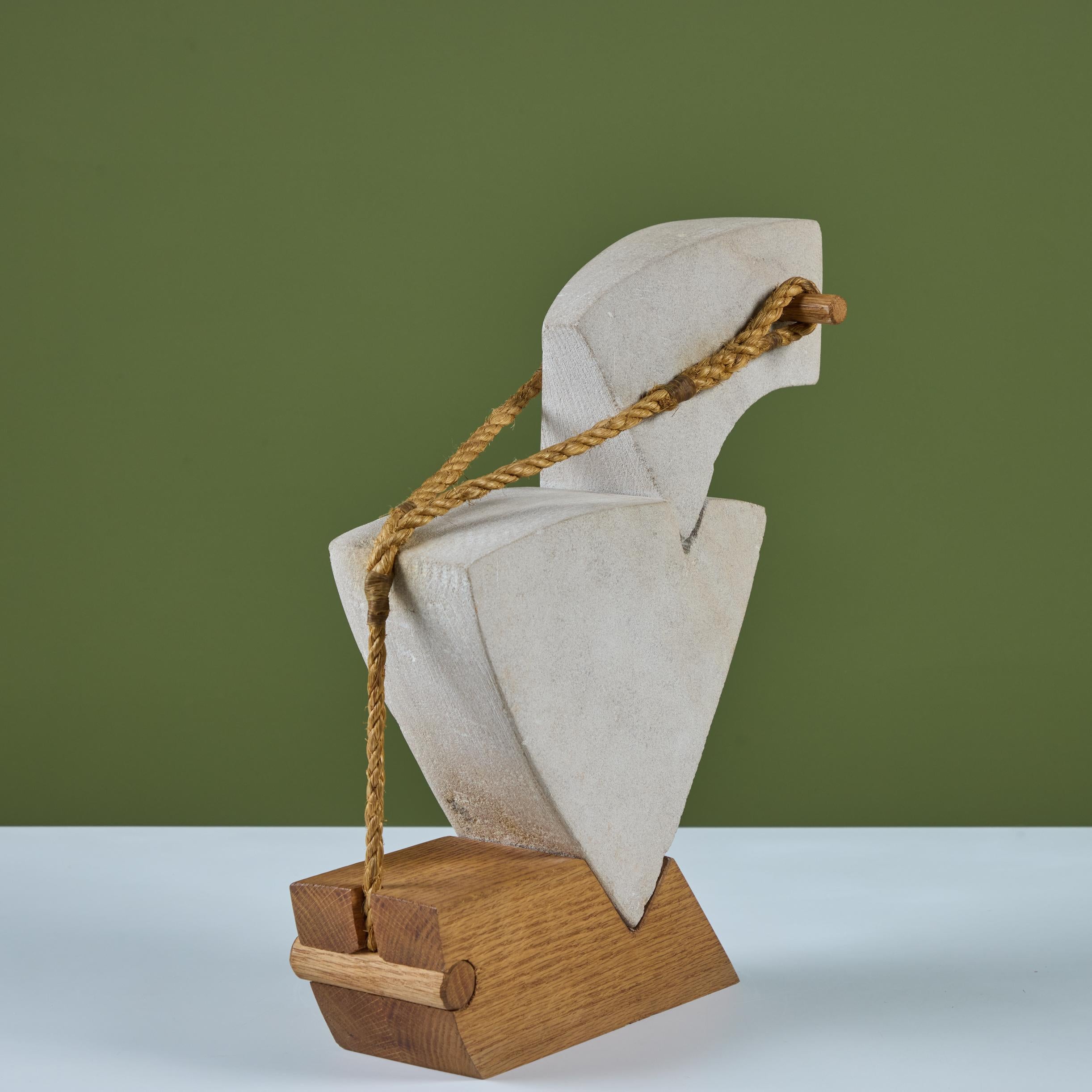 Scultura astratta di cavallo in pietra in vendita 3