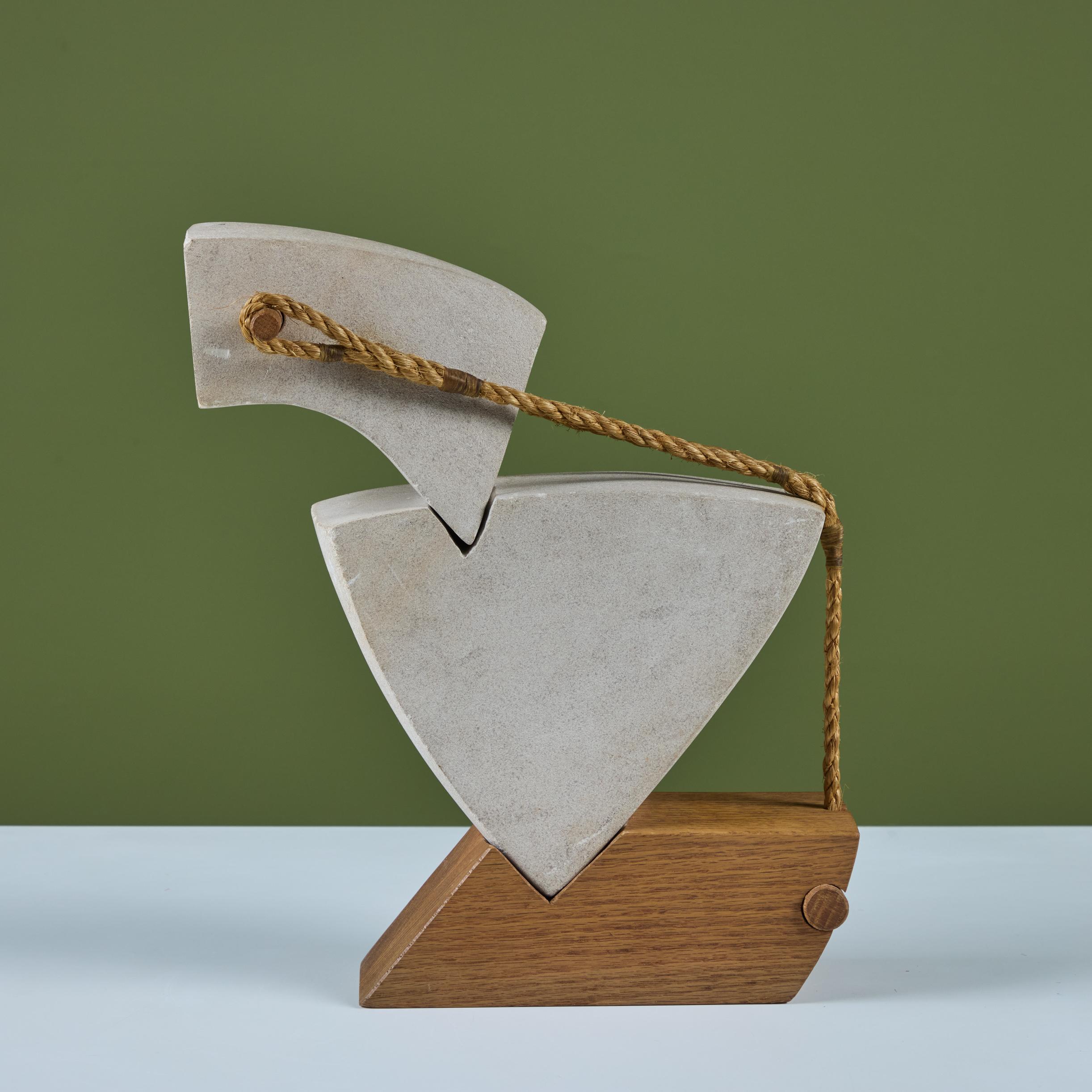 Scultura astratta di cavallo in pietra in vendita 1