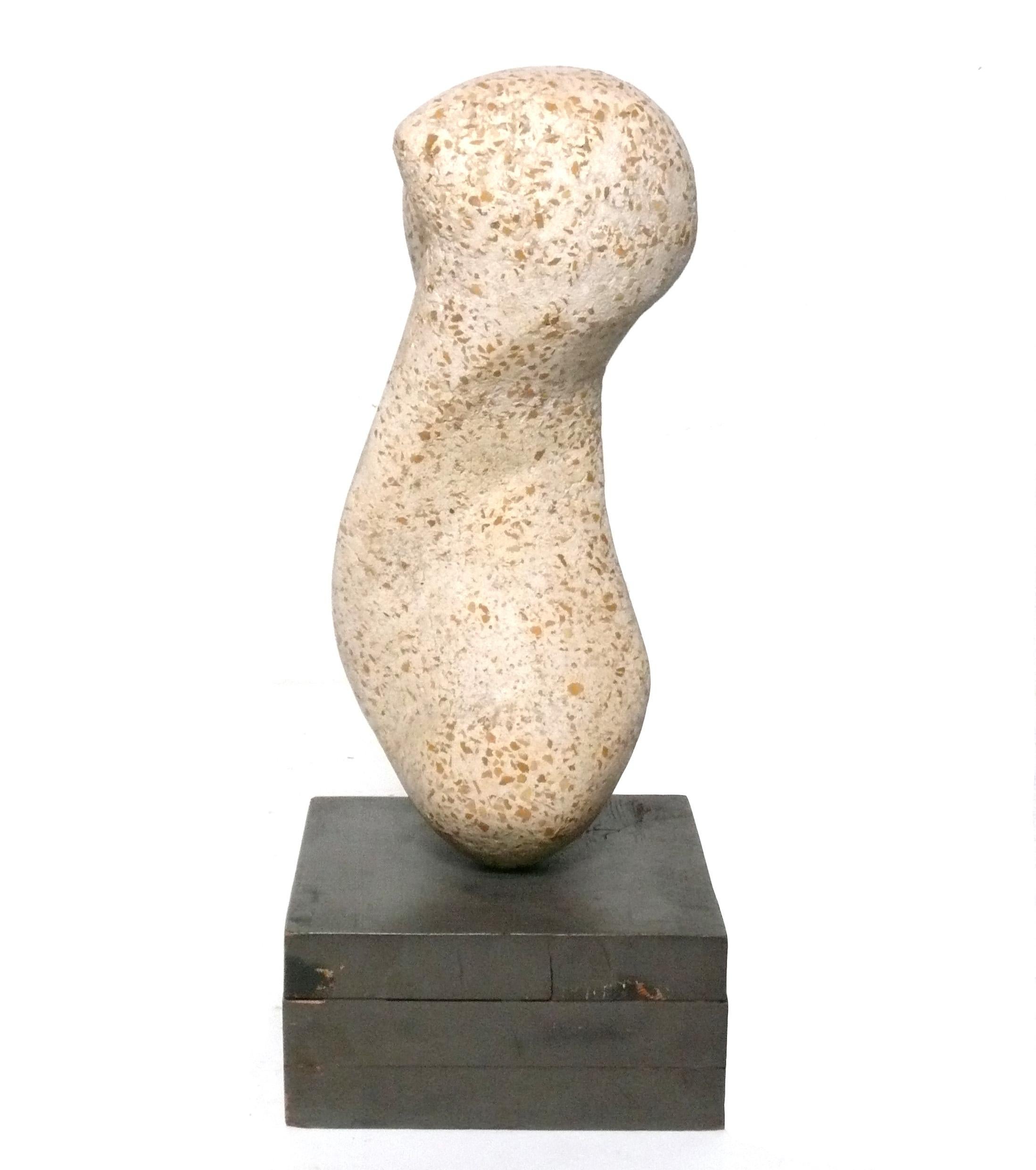 Americano Scultura astratta in pietra nello stile di Jean (Hans) Arp, metà del secolo scorso, moderna 24,5