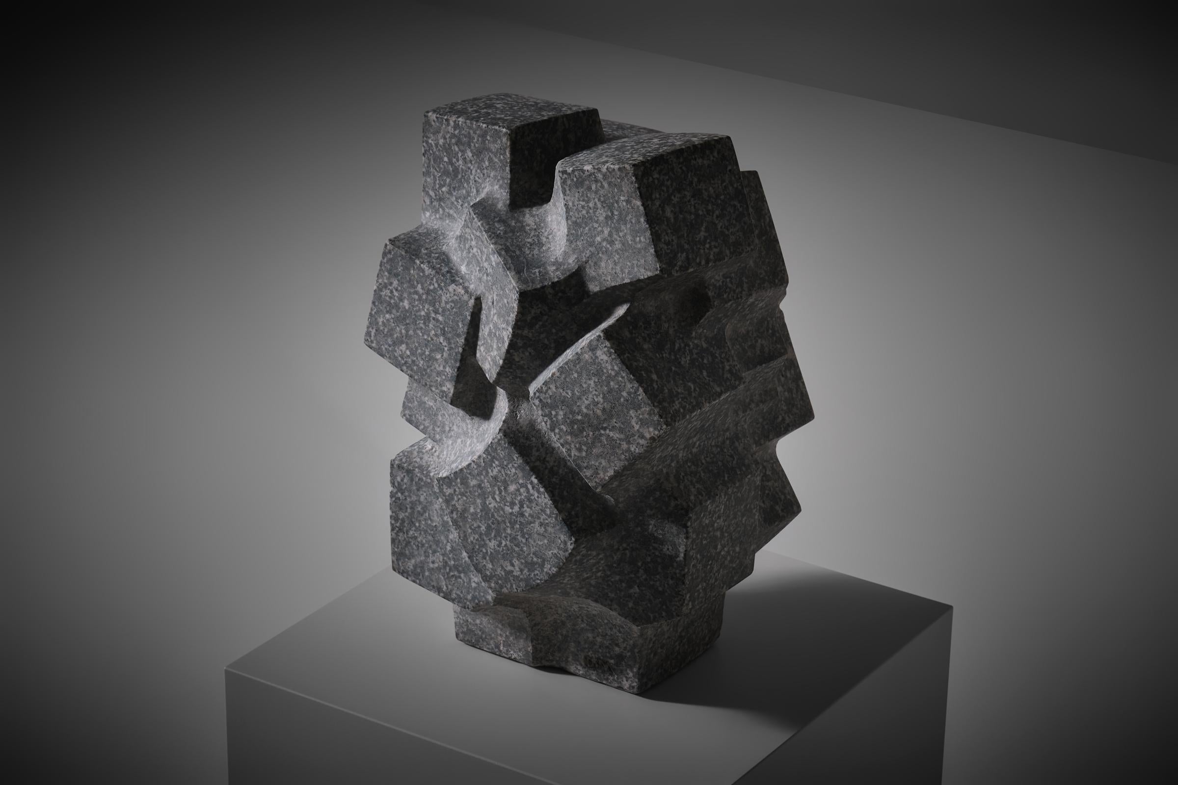 Abstract stone sculpture ‘Metropolis 4’ by Vittorio di Muzio, Italy 1980s In Good Condition For Sale In Rotterdam, NL