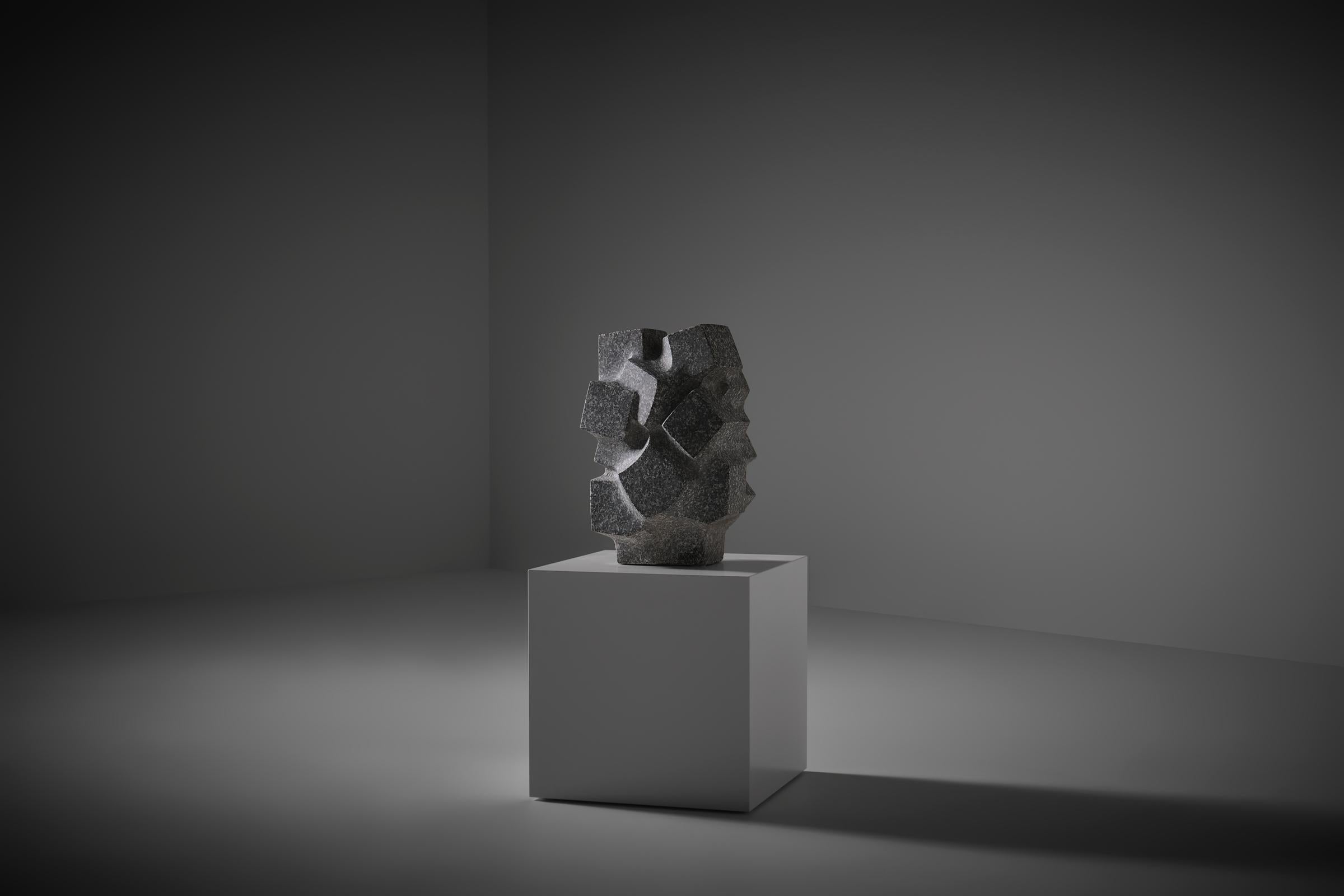 Granito Scultura astratta in pietra 