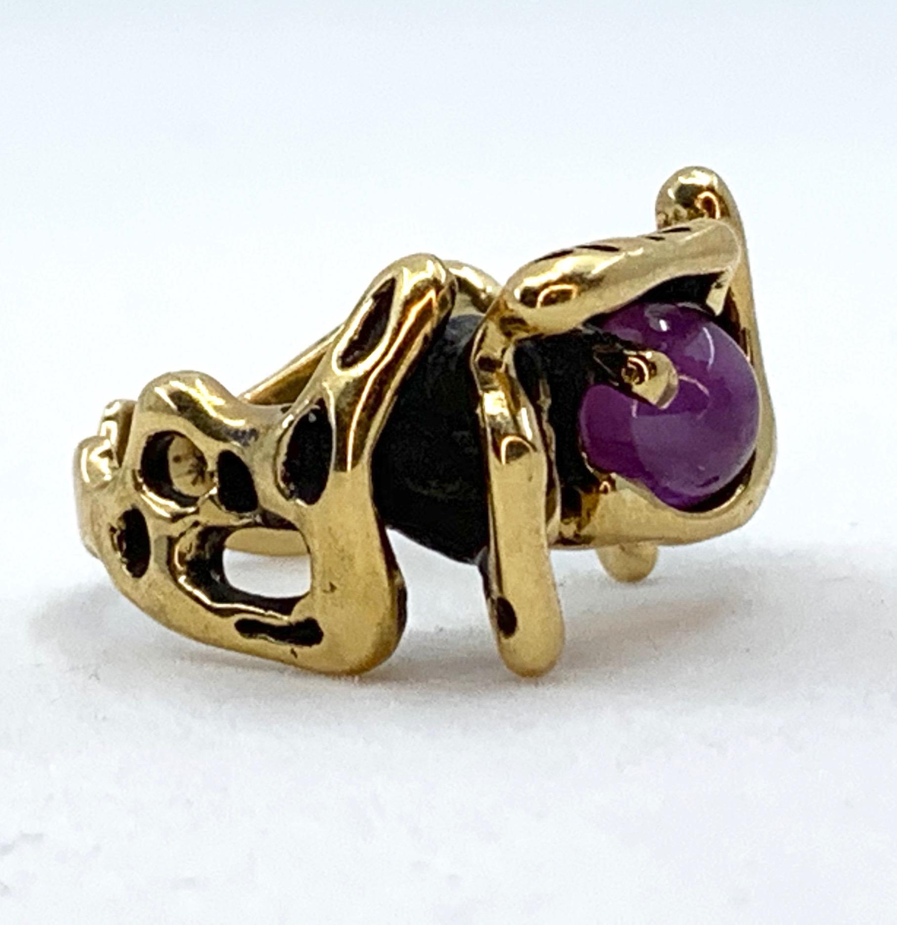 Abstract Studio Ring in 18 Karat Yellow Gold with 3.5 Carat Ruby Cabochon For Sale 6