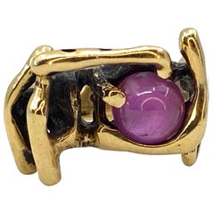 Ring aus 18 Karat Gelbgold mit 3,5 Karat Rubin-Cabochon im Studio-Stil