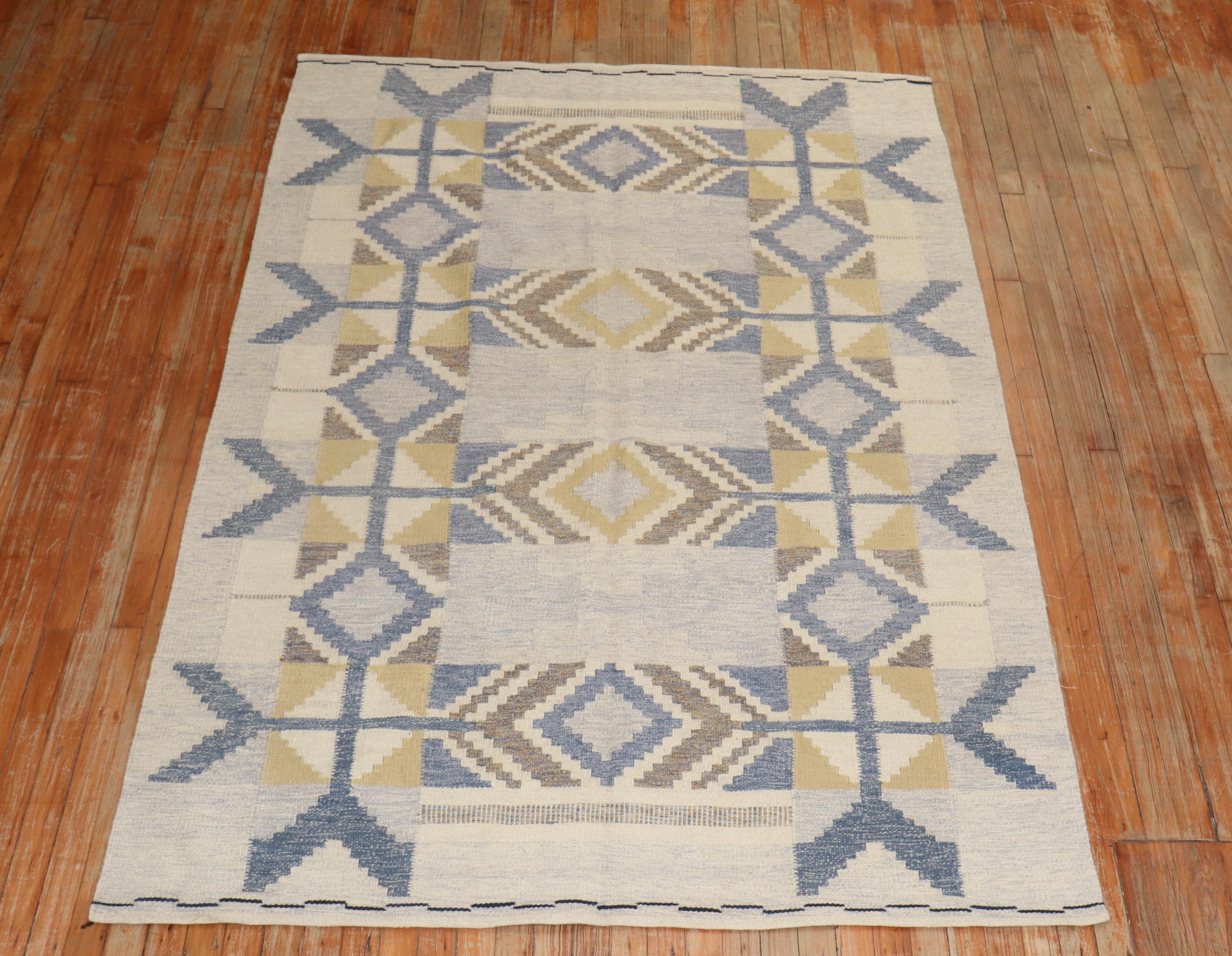 Abstract Swedish Kilim from the middle of the 20th Century

Measures: 5'2'' x 7'10