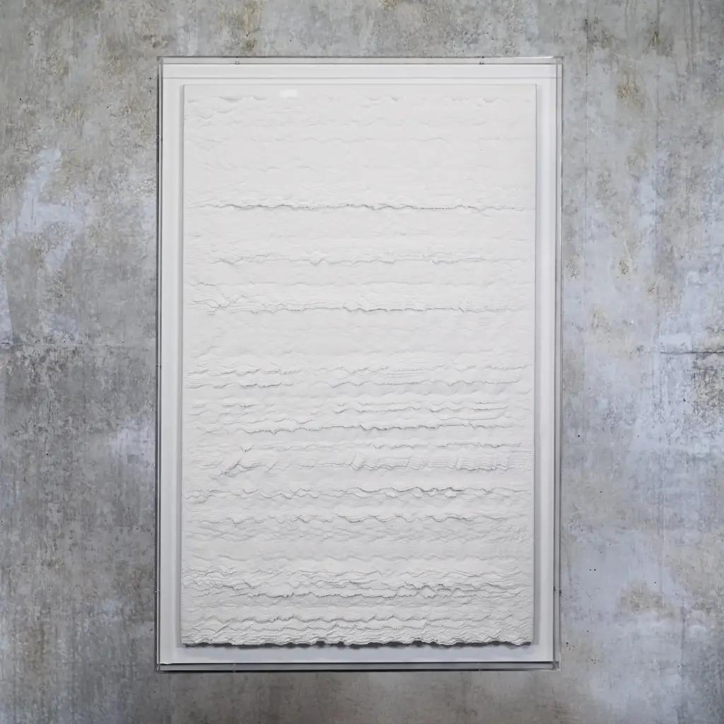 Abstraktes, strukturiertes Papierkunstwerk 