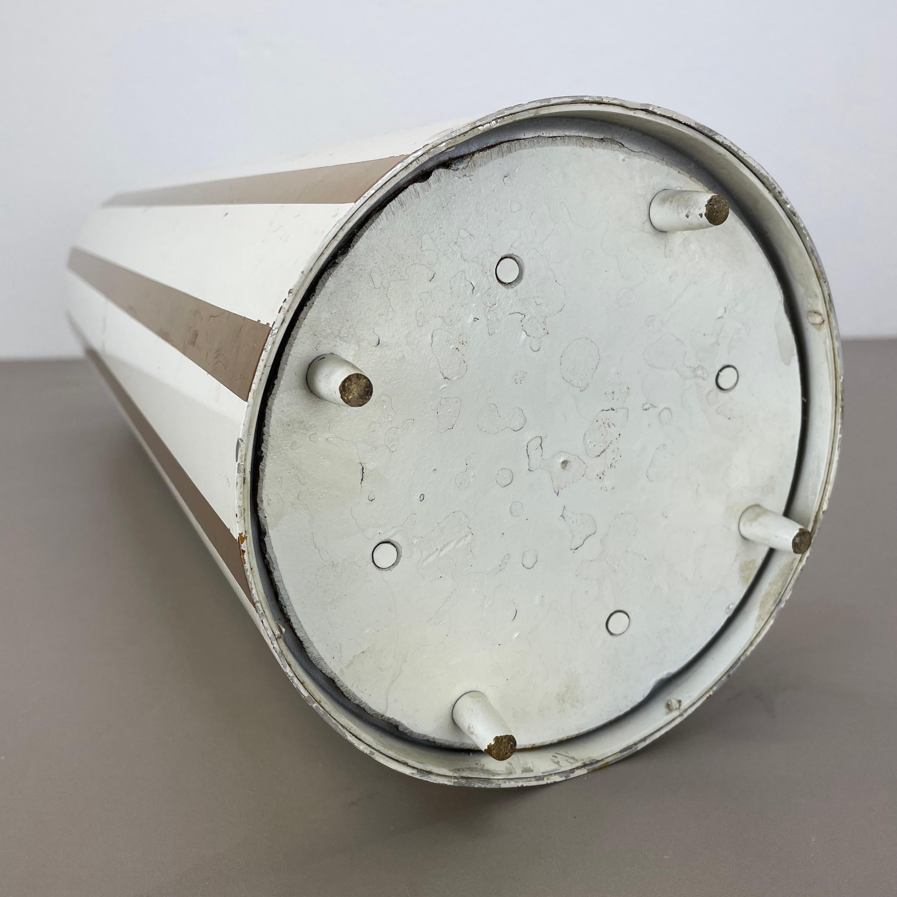 Porte-parapluies abstrait en métal tubulaire dans le style de Piero Fornasetti, Italie, années 1950 en vente 9