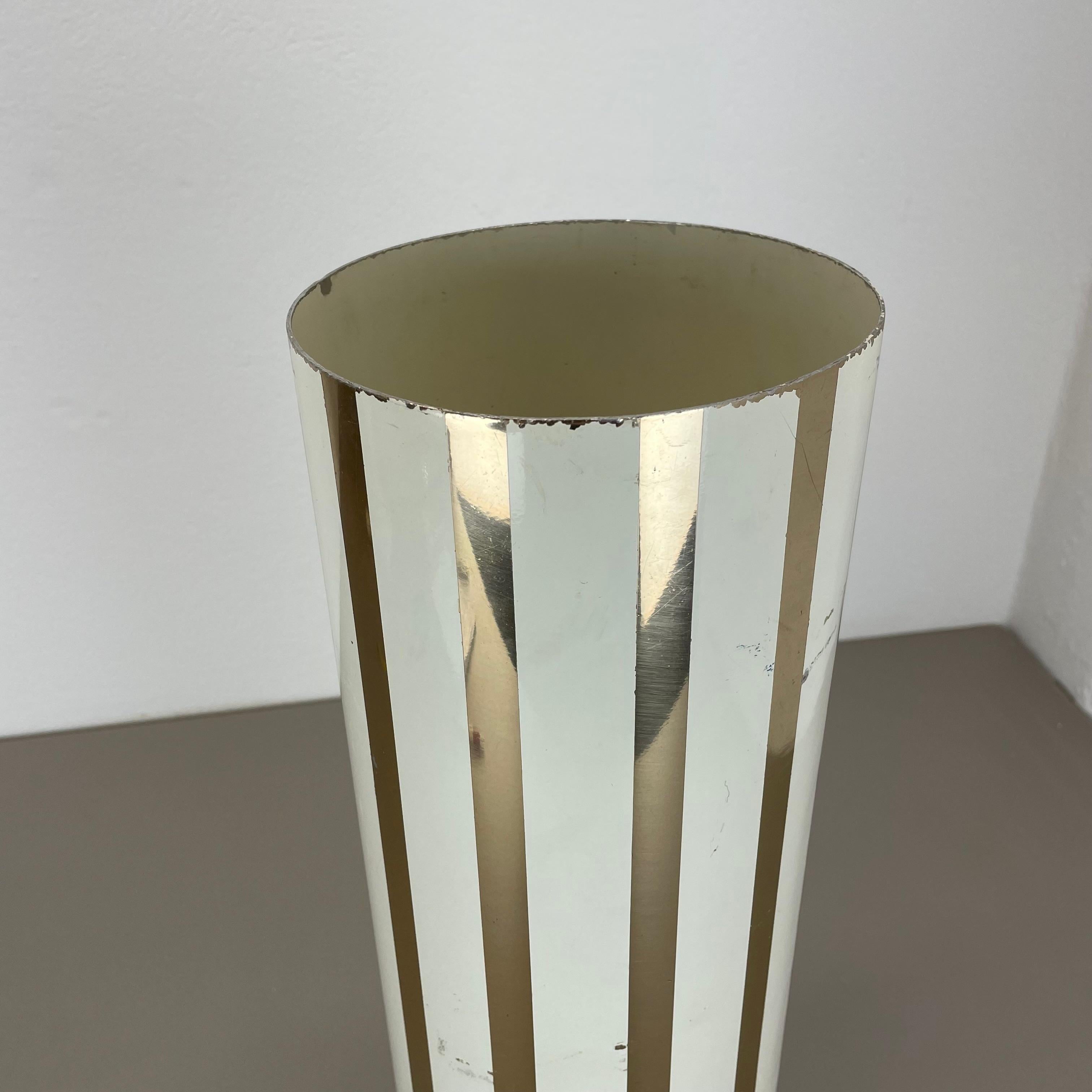 Mid-Century Modern Porte-parapluies abstrait en métal tubulaire dans le style de Piero Fornasetti, Italie, années 1950 en vente