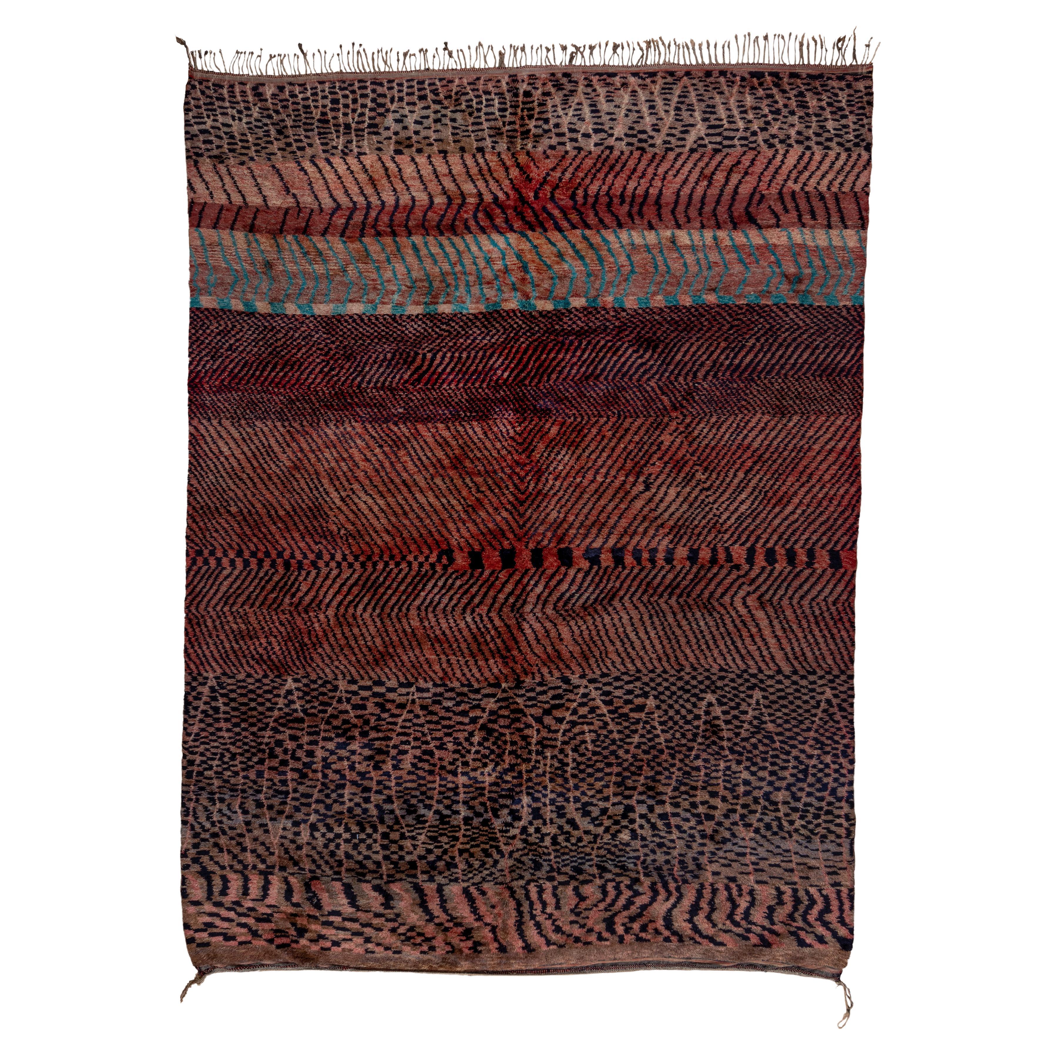 Tapis marocain moderne abstrait et unique, palette de couleurs corail et noir en vente