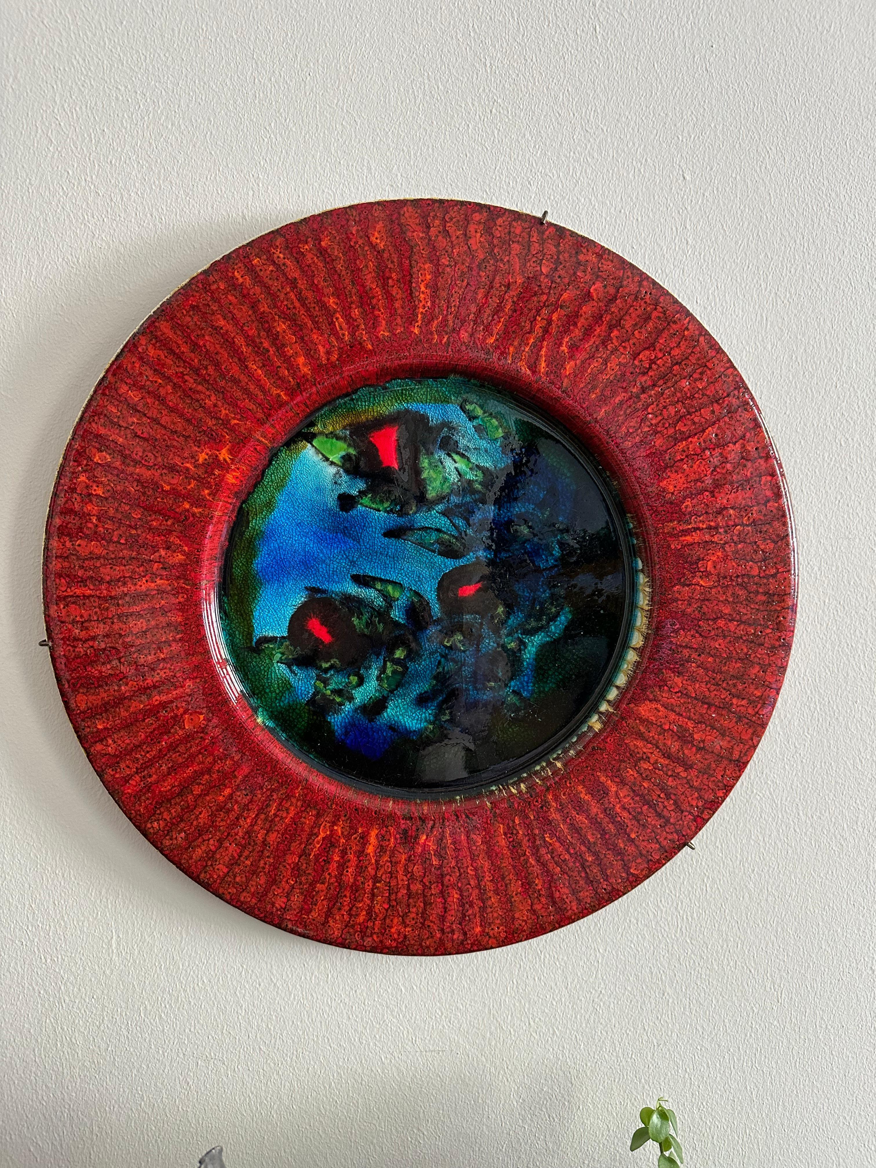 Abstract Vintage 1960s Space Age Ceramic Wall Plate: Red with Bold Blue/Green For Sale 3