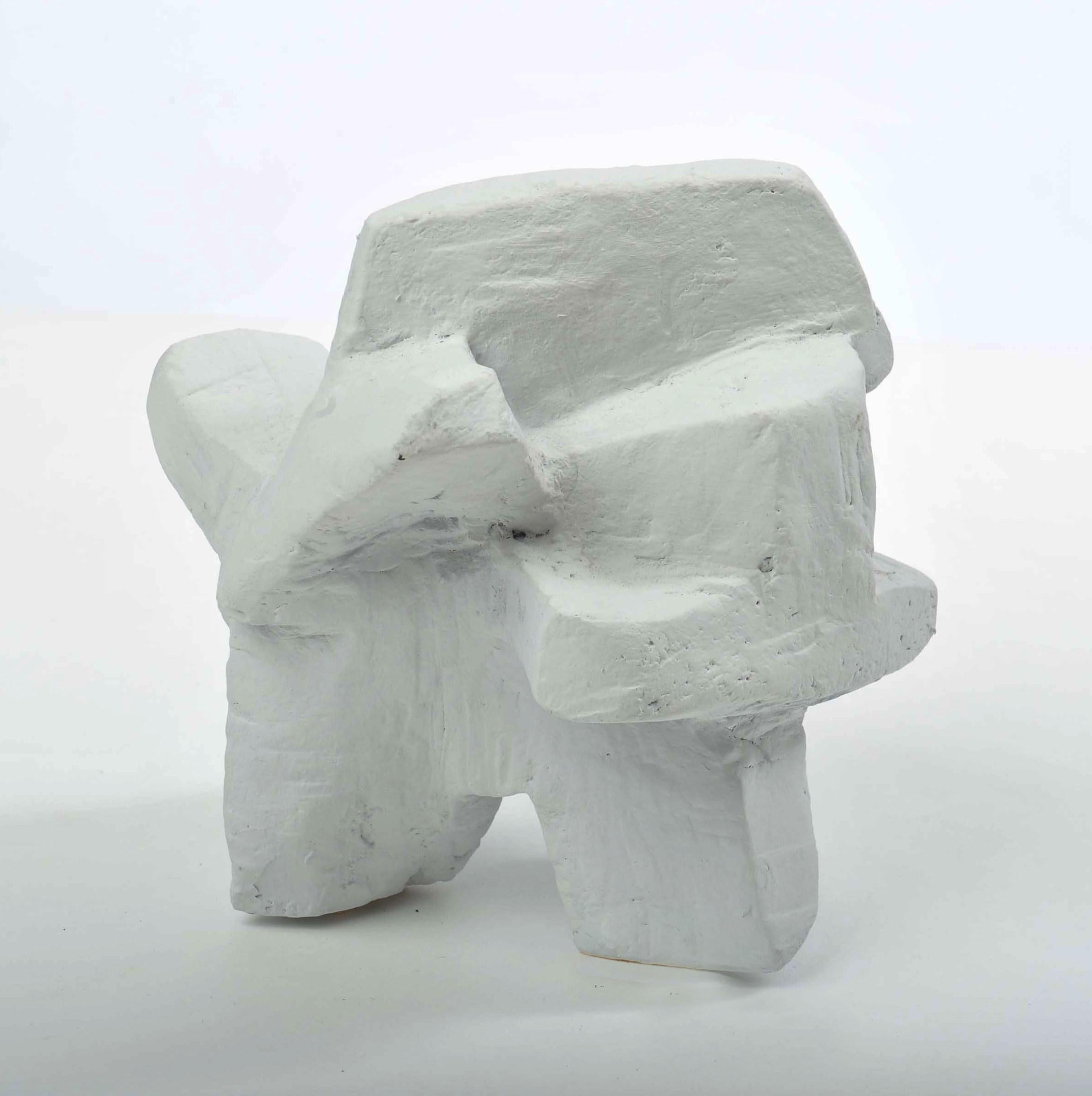 Groupe de sculptures abstraites de roches blanches par Bryan Blow en céramique en vente 3