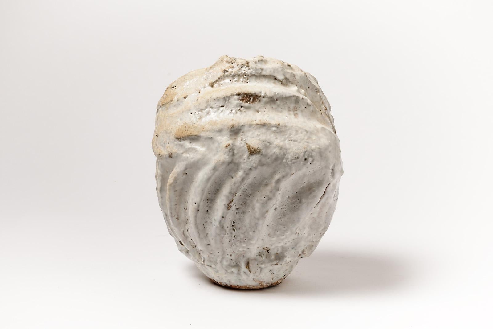 Mid-Century Modern Vase ou sculpture abstraite en grès blanc par Hervé Rousseau La Borne en vente