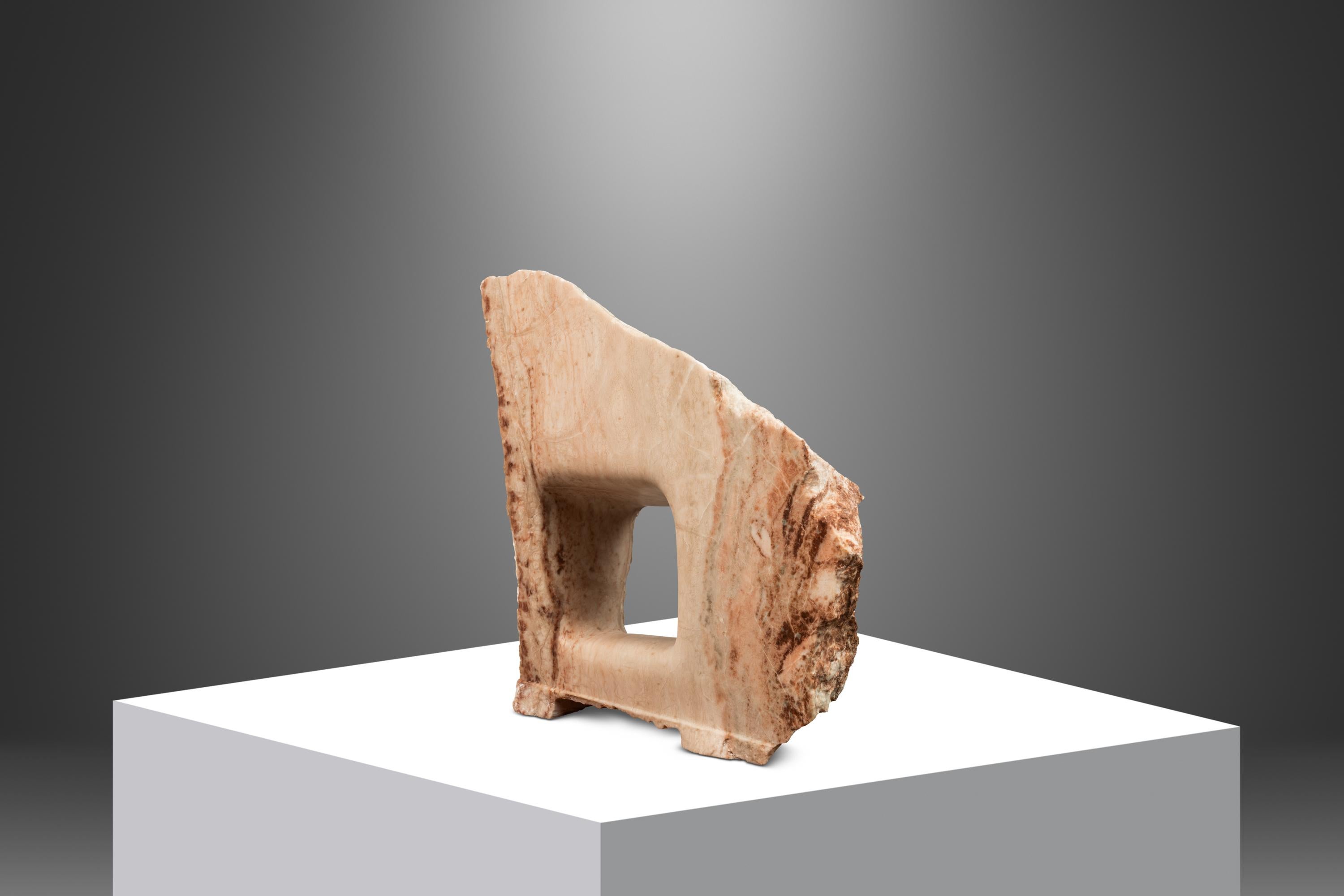 Organico moderno Scultura astratta in alabastro, Mark Leblanc, Studio A, USA, 2020 in vendita
